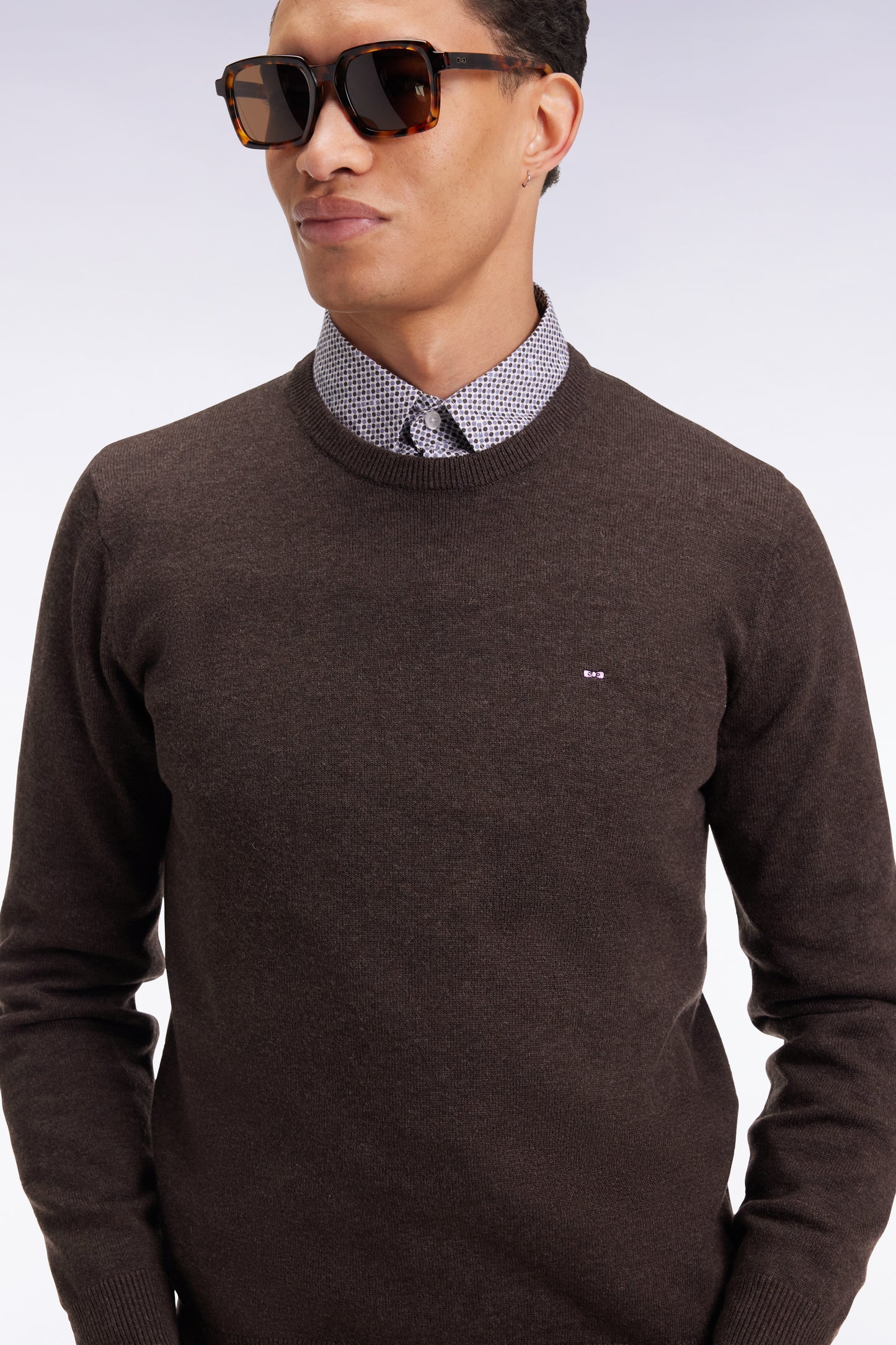 Pull col rond en laine et coton marron foncé