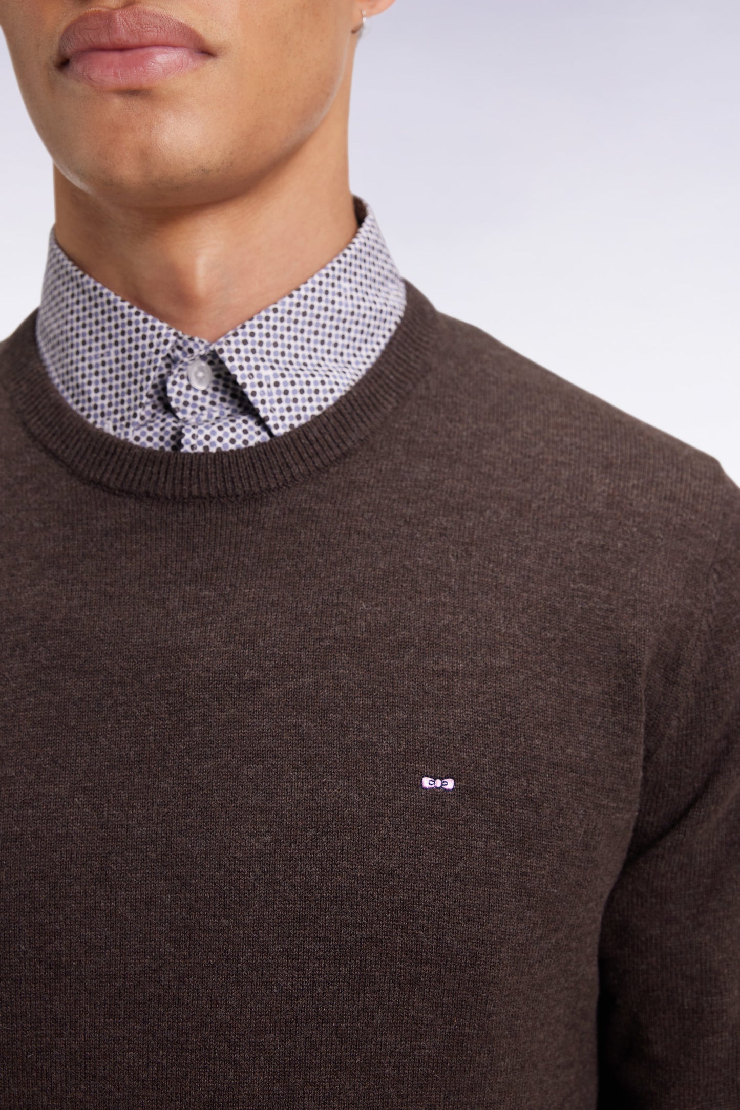 Pull col rond en laine et coton marron foncé