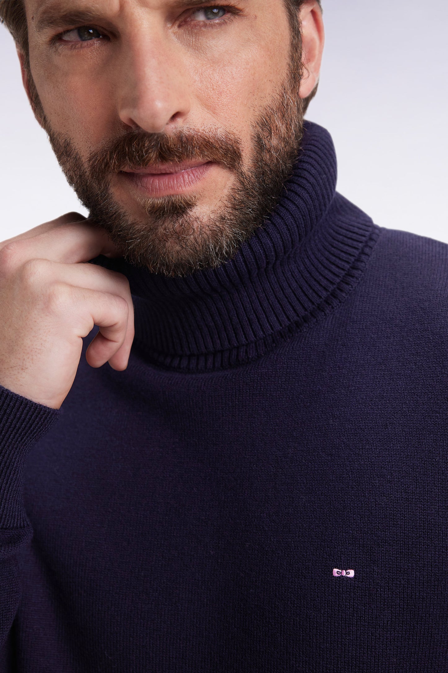 Pull col roulé en laine et coton marine