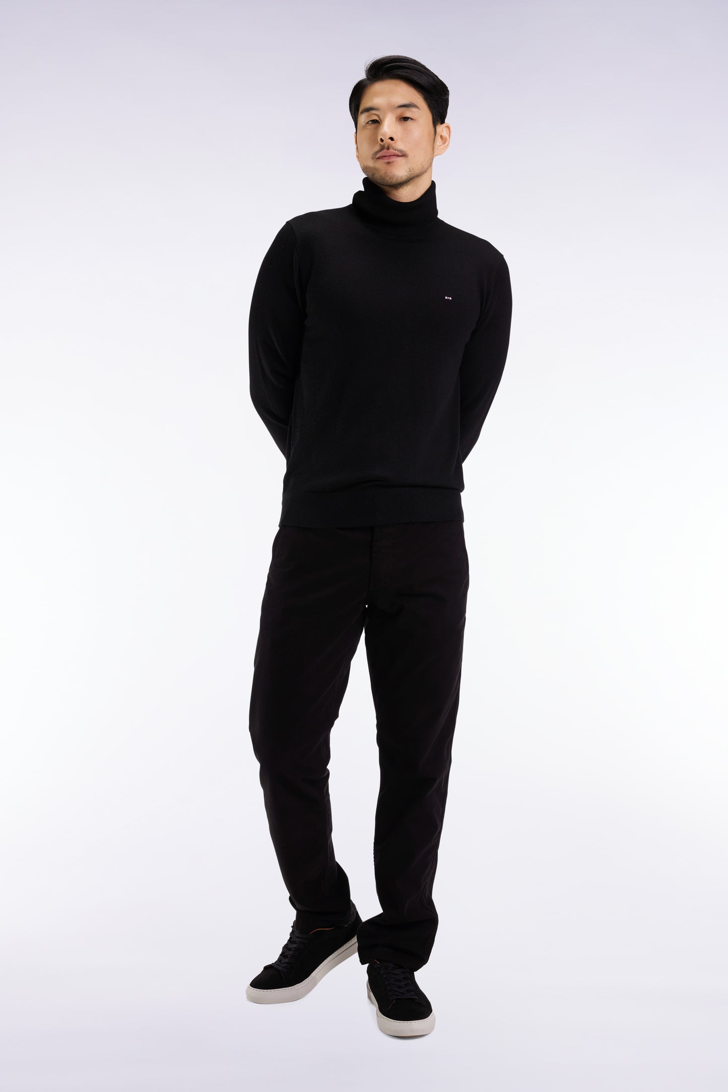 Pull col roulé en laine mérinos noir