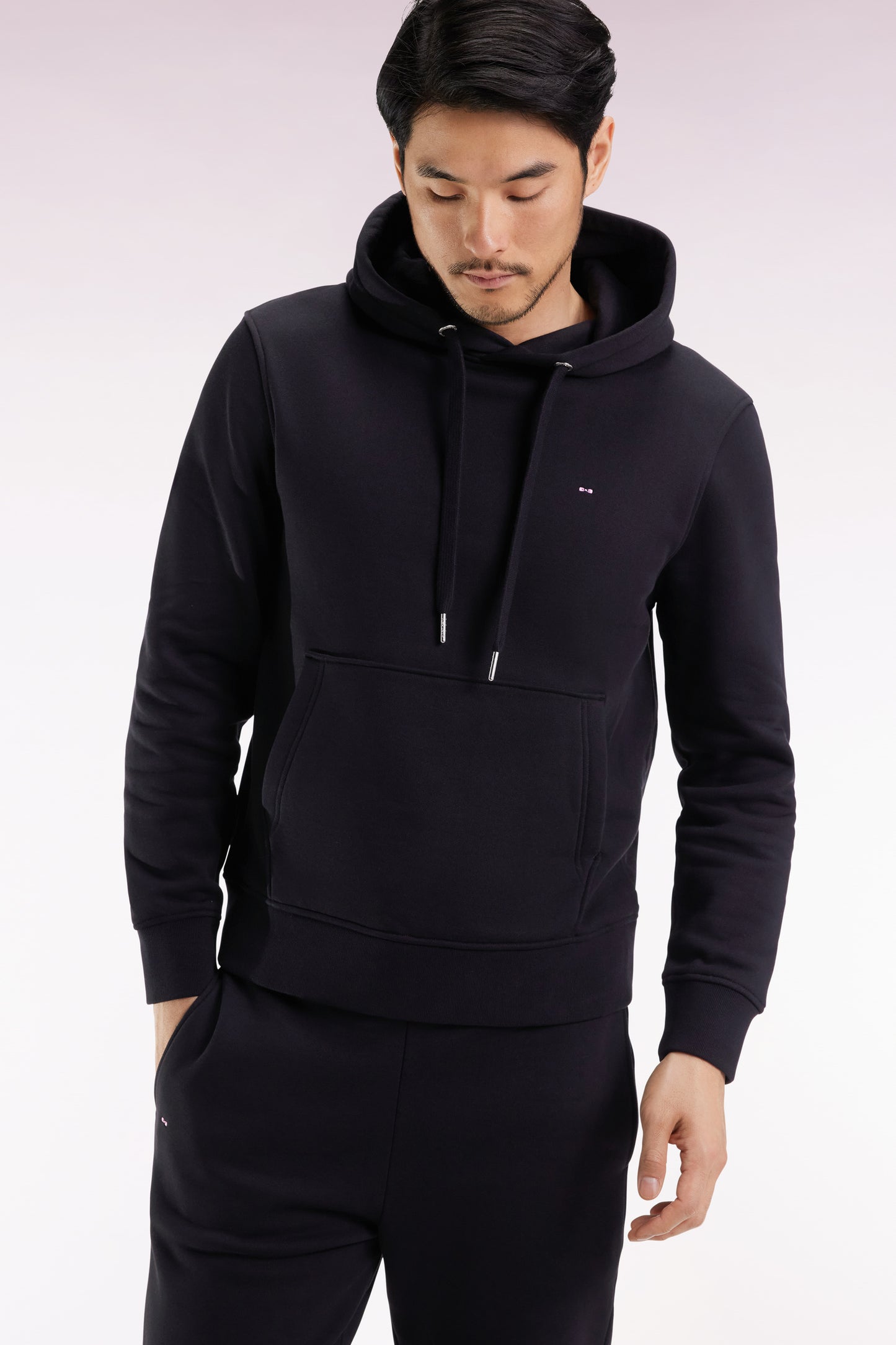 Sweatshirt à capuche en coton noir coupe droite