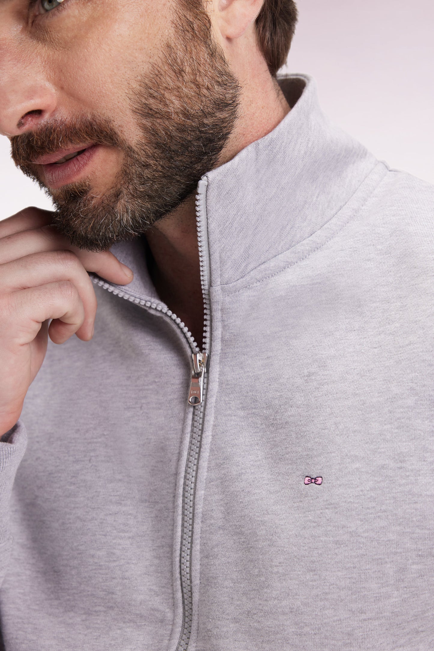 Sweatshirt zippé en coton gris coupe droite