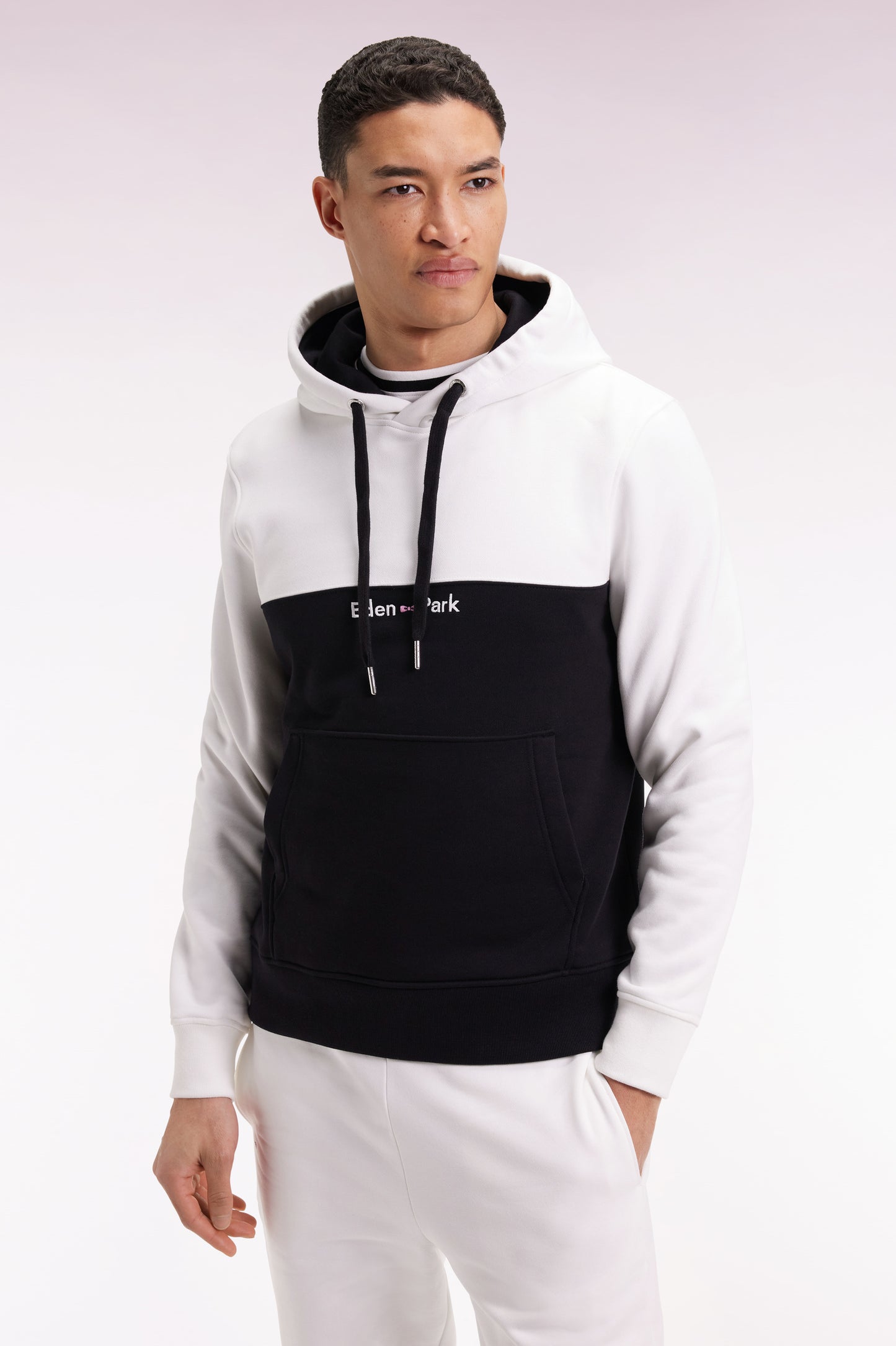 Sweatshirt à capuche bicolore blanc coupe droite