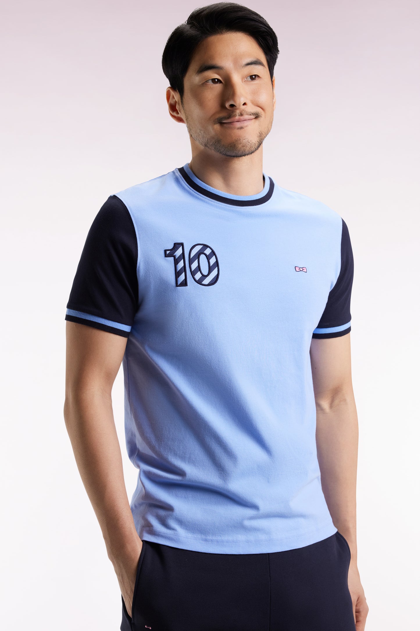 T-shirt bicolore à manches courtes en coton ciel broderie 10