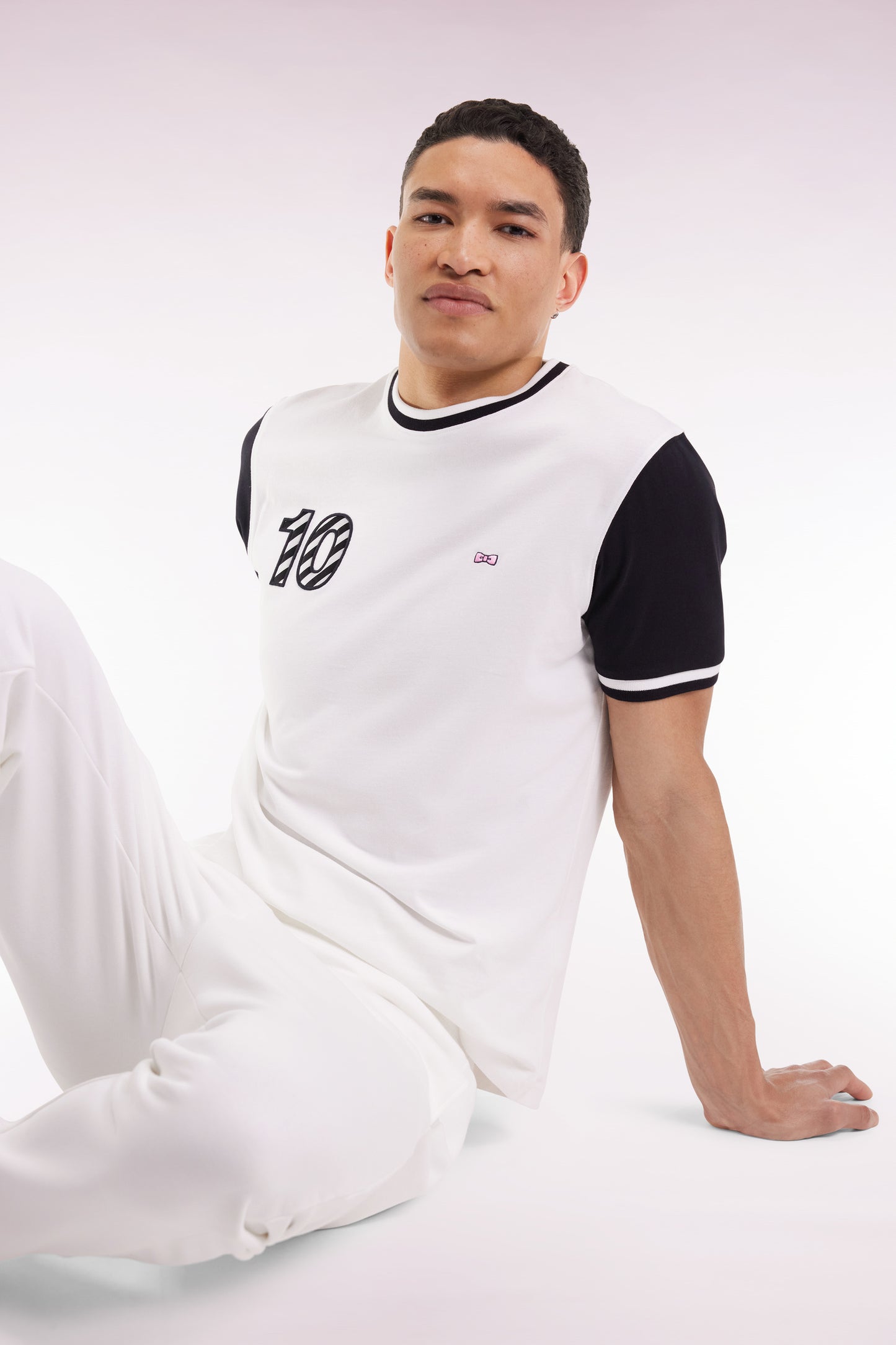 T-shirt bicolore à manches courtes en coton blanc broderie 10