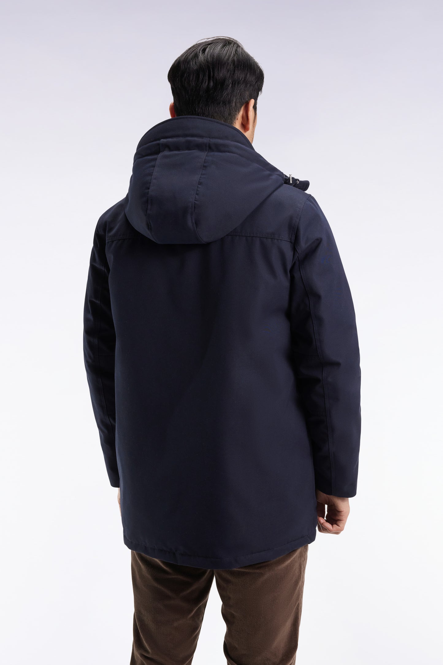 Parka courte en nylon marine à poches plaquées