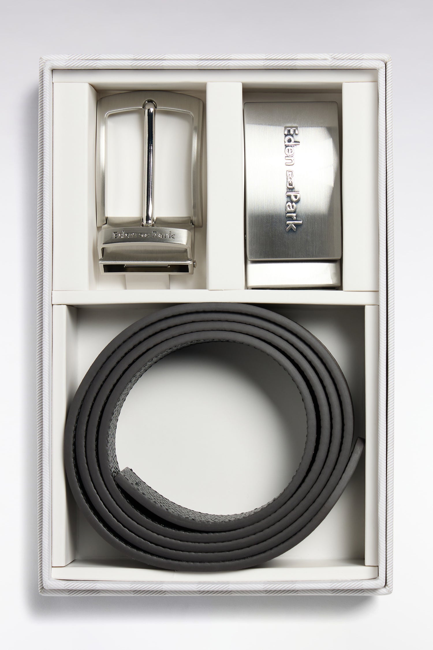 Coffret ceinture aus Leder réversible und boucles doubles aus métal argenté