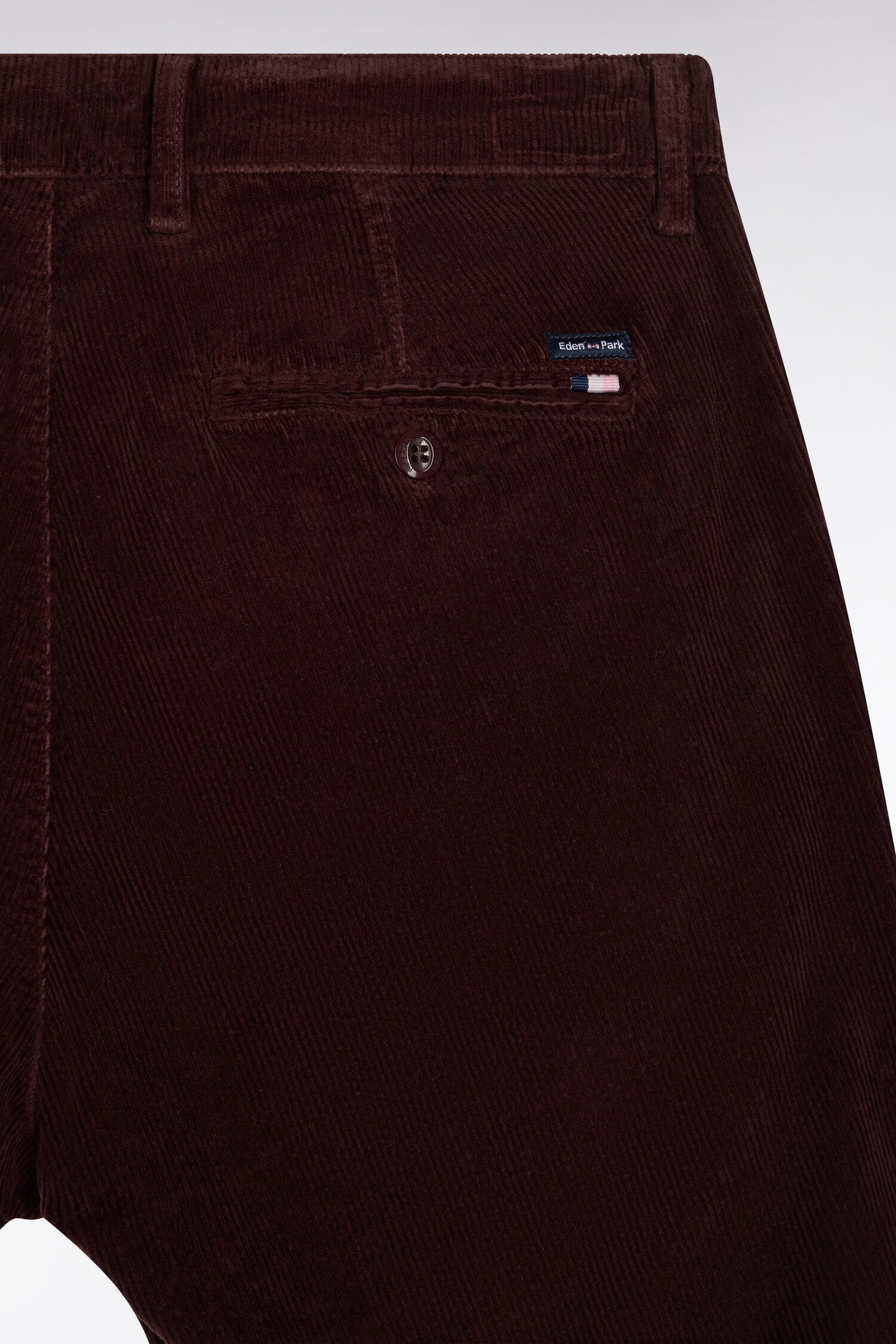 Pantalon chino sans plis en velours côtelé marron coupe regular
