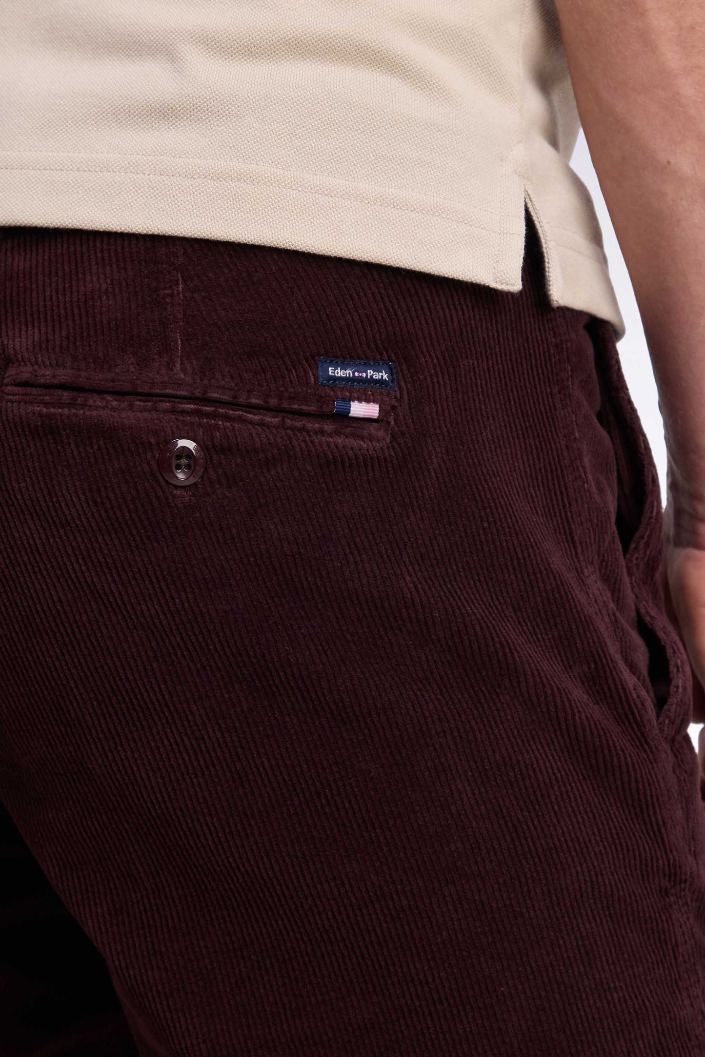 Pantalon chino sans plis en velours côtelé marron coupe regular