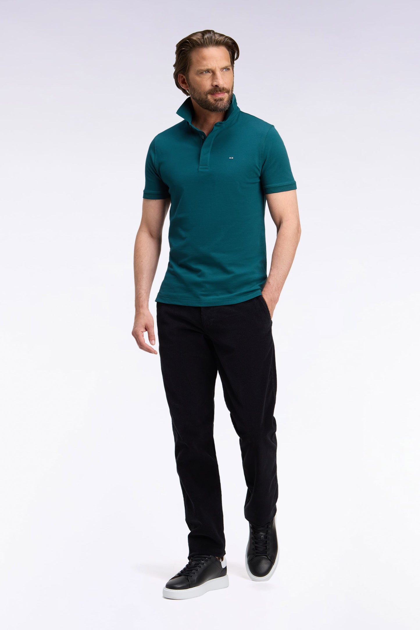 Pantalon chino sans plis en velours côtelé noir coupe regular