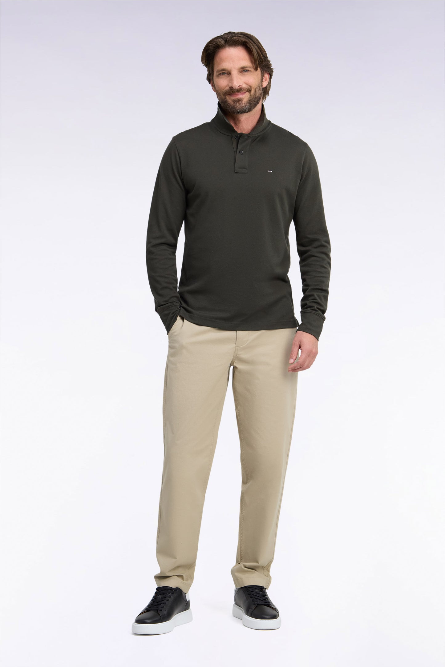 Pantalon chino sans plis en piqué de coton stretch beige coupe regular