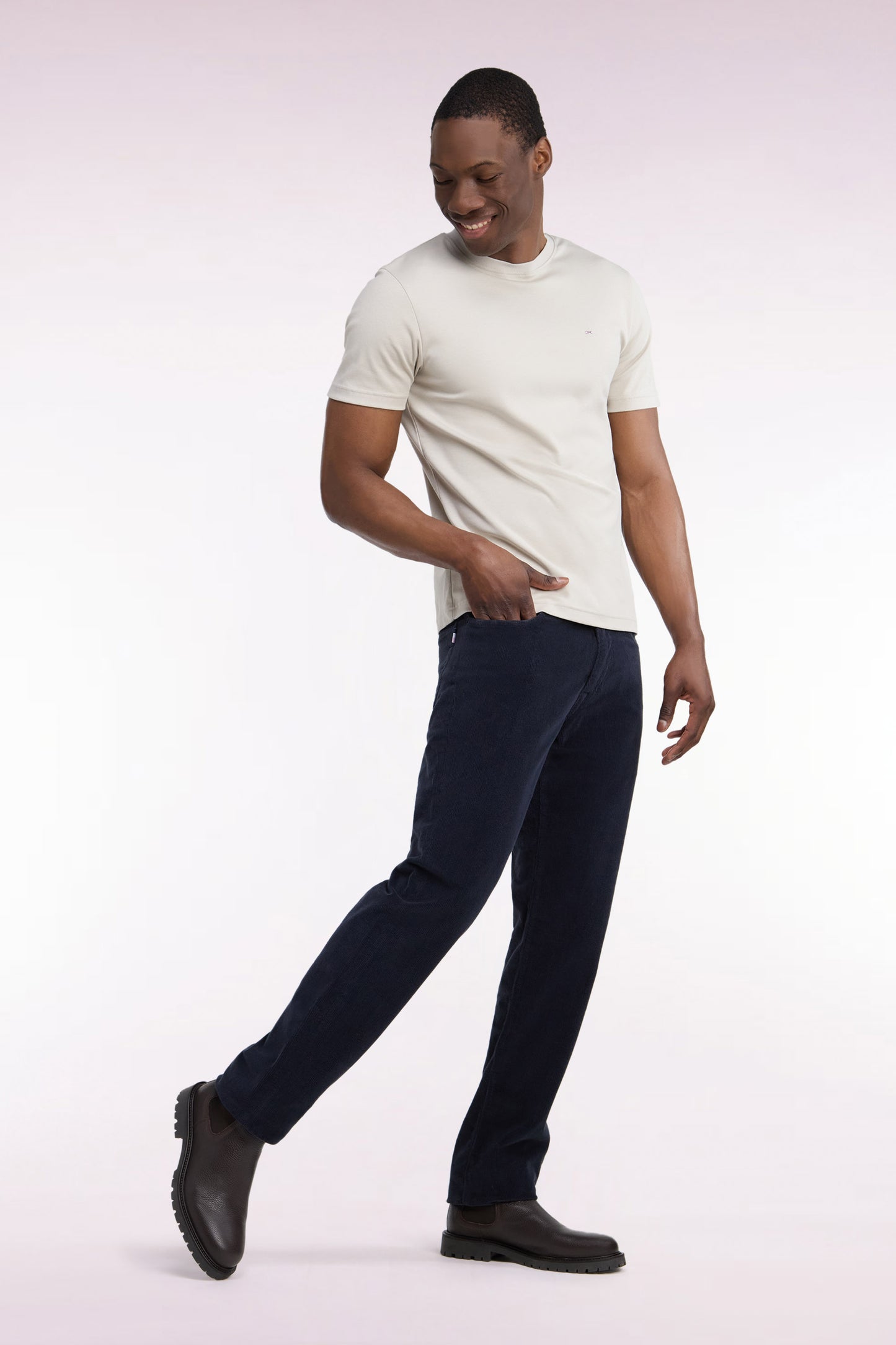 Pantalon 5 poches en velours côtelé marine coupe regular