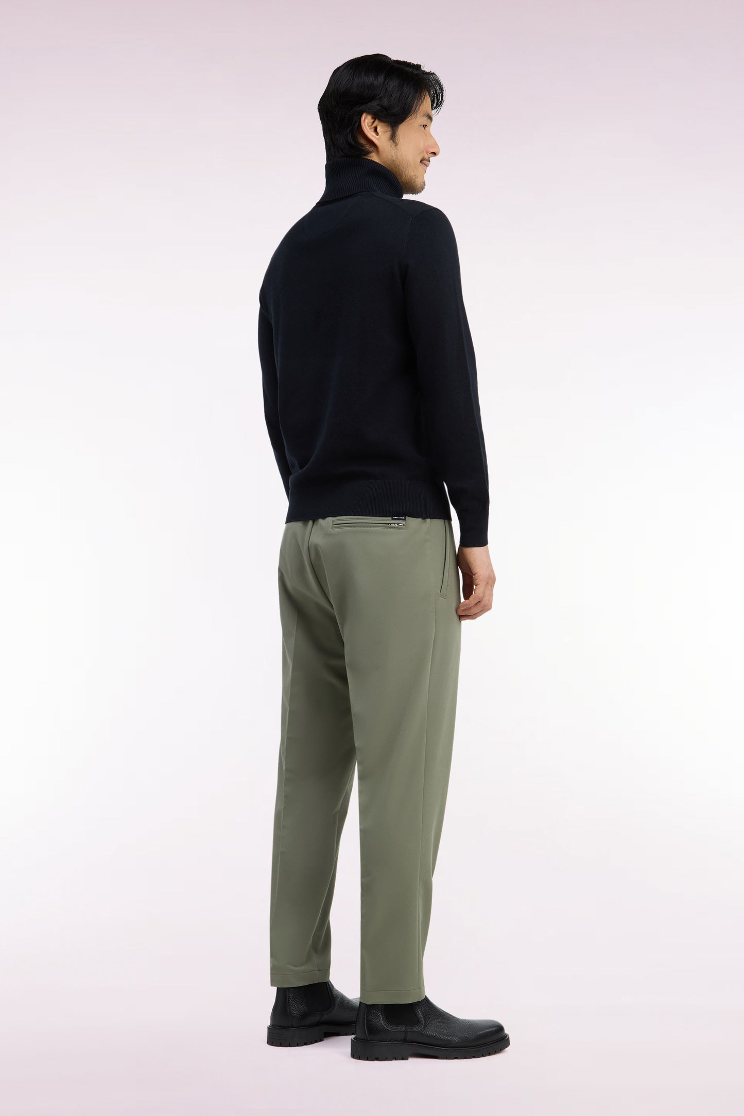 Pantalon à taille élastiquée en nylon stretch technique vert olive coupe Modern
