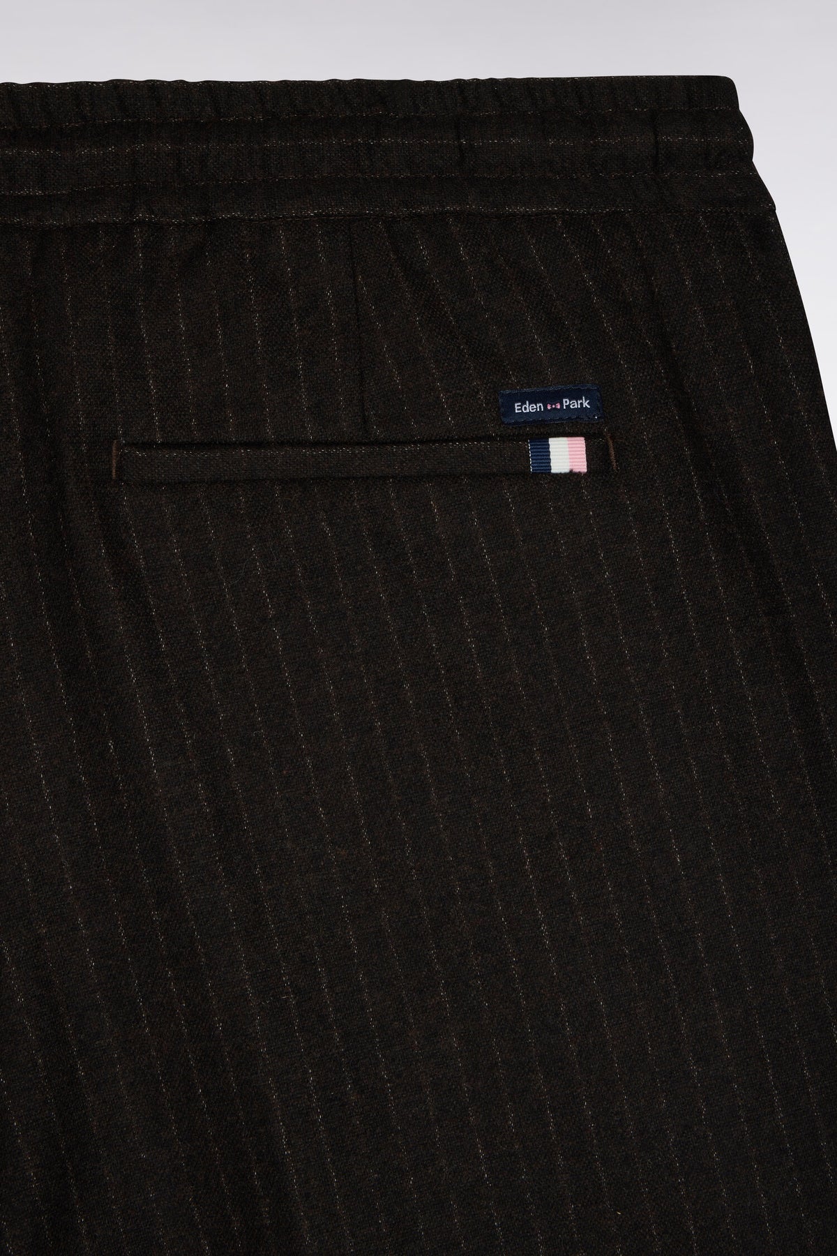 Pantalon à taille élastiquée façon flanelle rayée marron