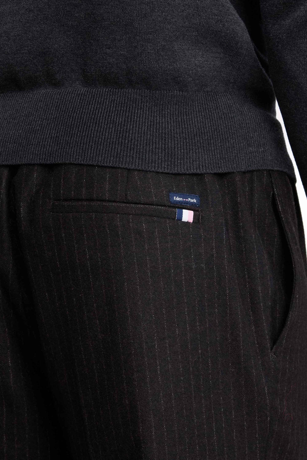 Pantalon à taille élastiquée façon flanelle rayée marron
