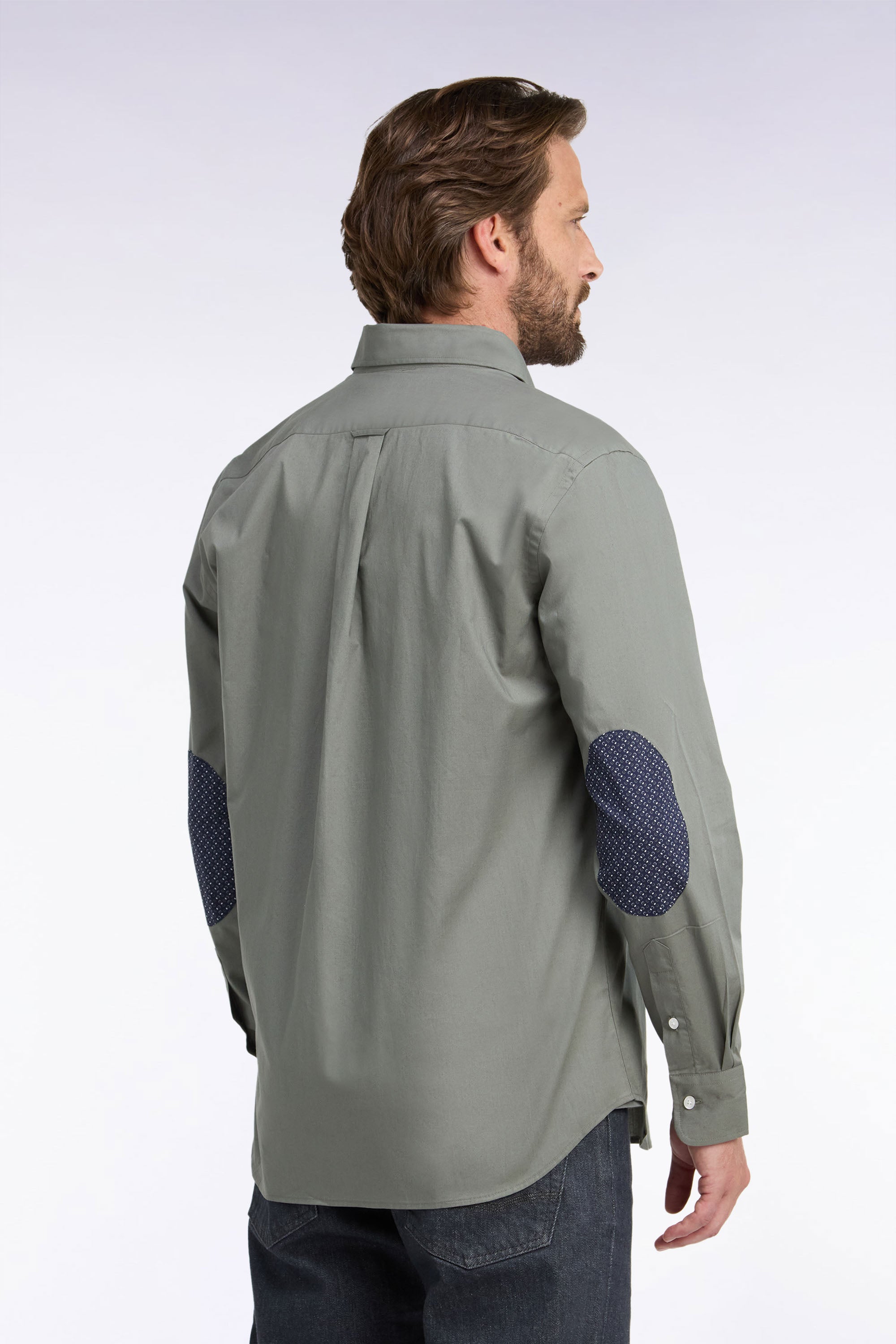camisa de algodón caqui con detalles micromotivos corte recto