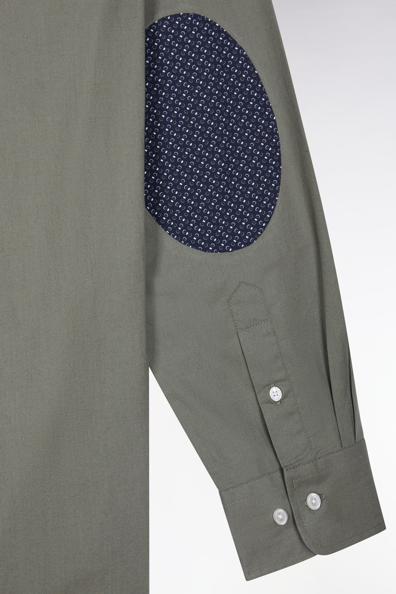 camisa de algodón caqui con detalles micromotivos corte recto