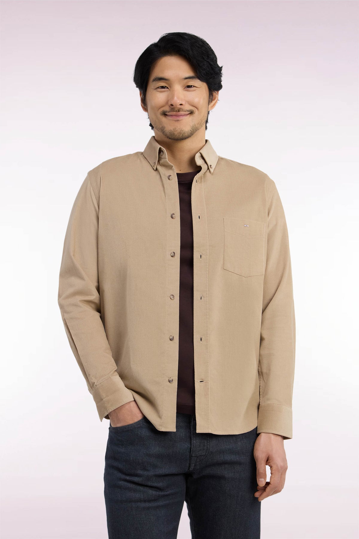 Chemise en coton côtelé beige coupe droite