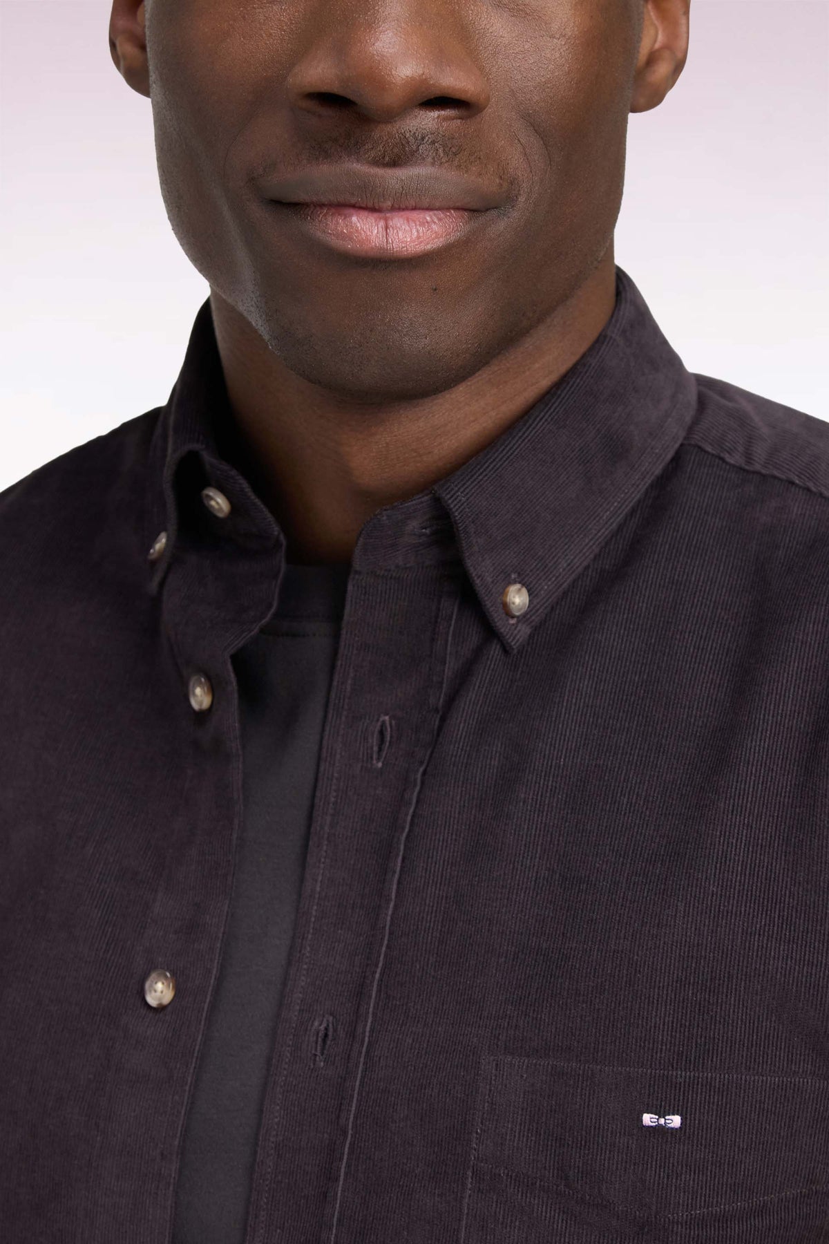 Chemise en coton côtelé marron coupe droite