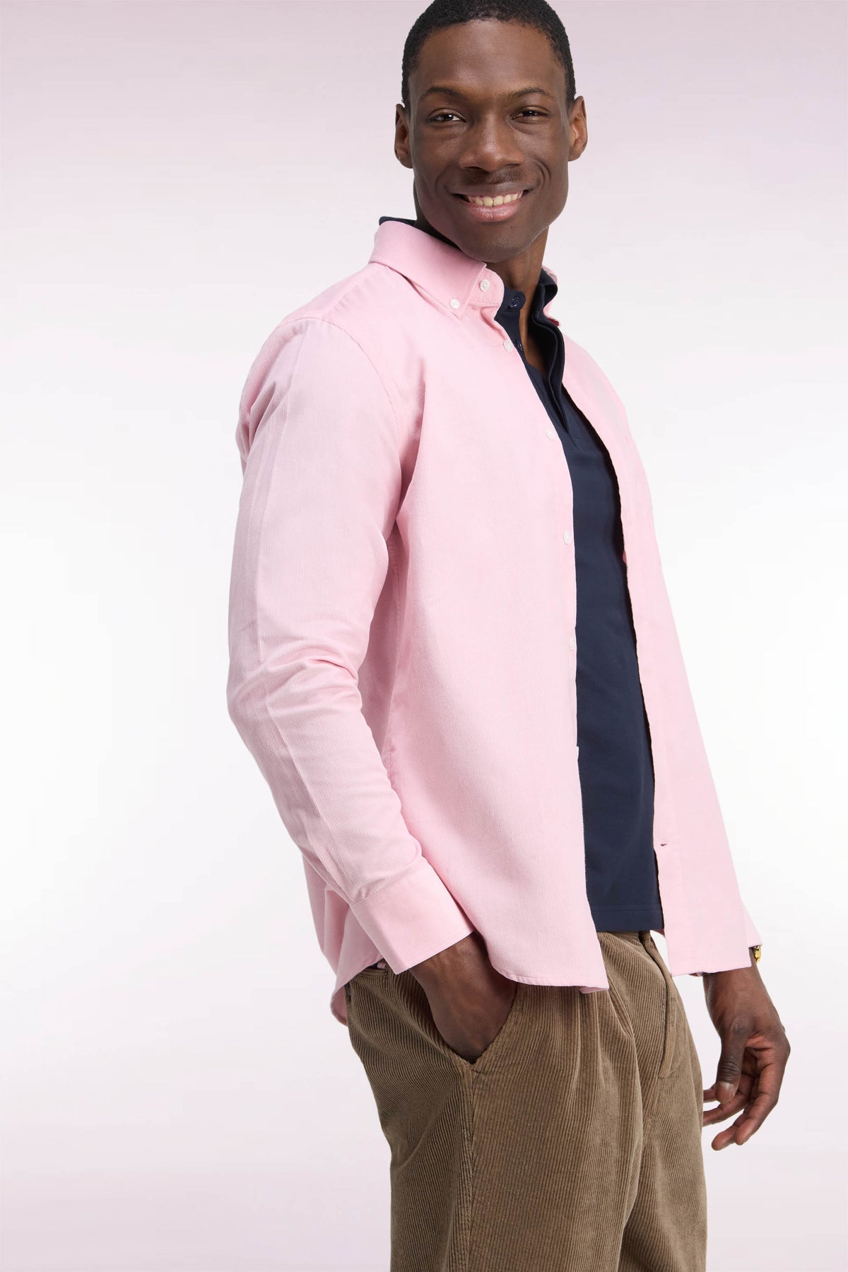 Chemise en coton côtelé rose coupe droite