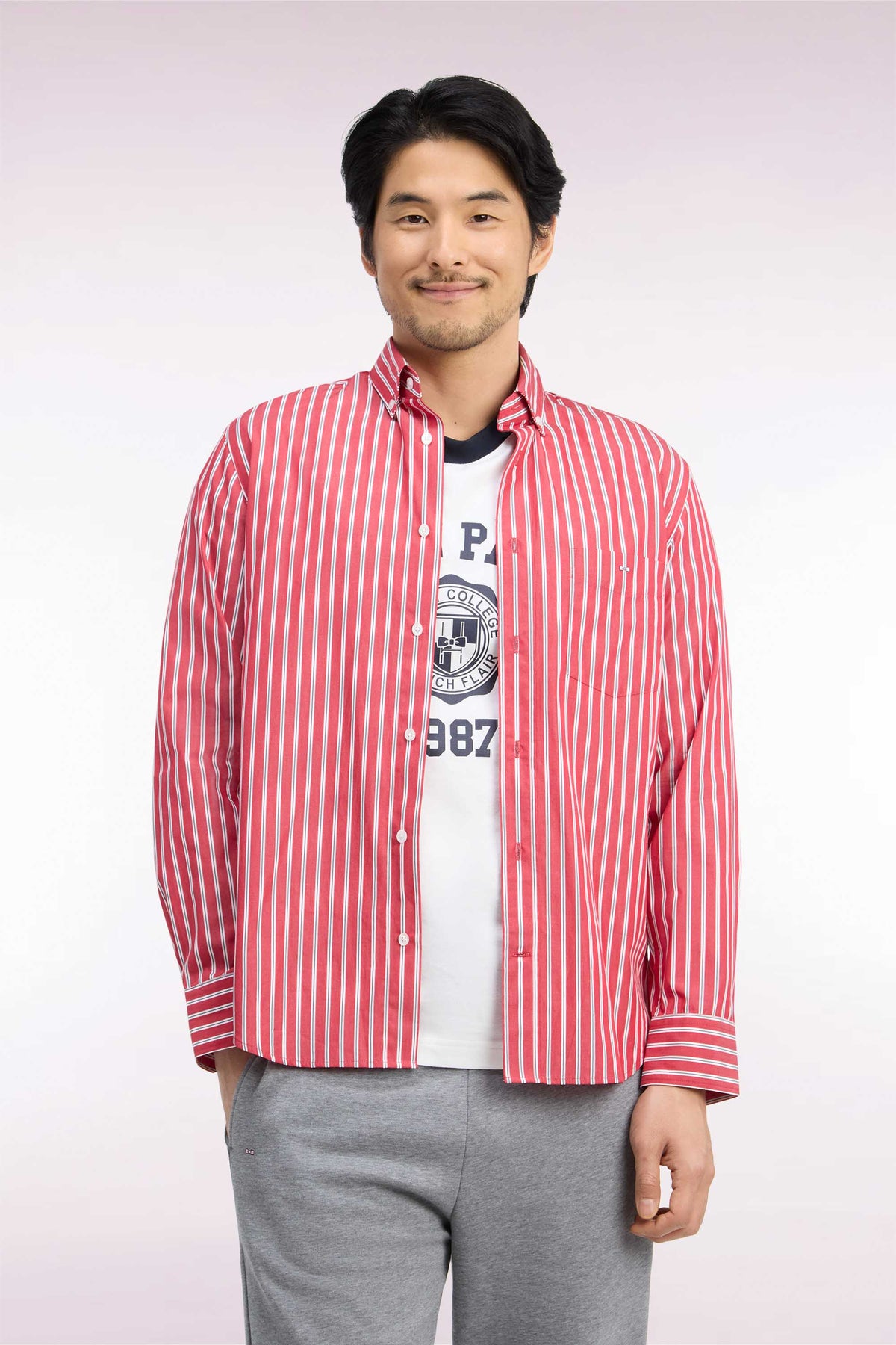 Chemise en coton rouge à rayures écrues coupe droite