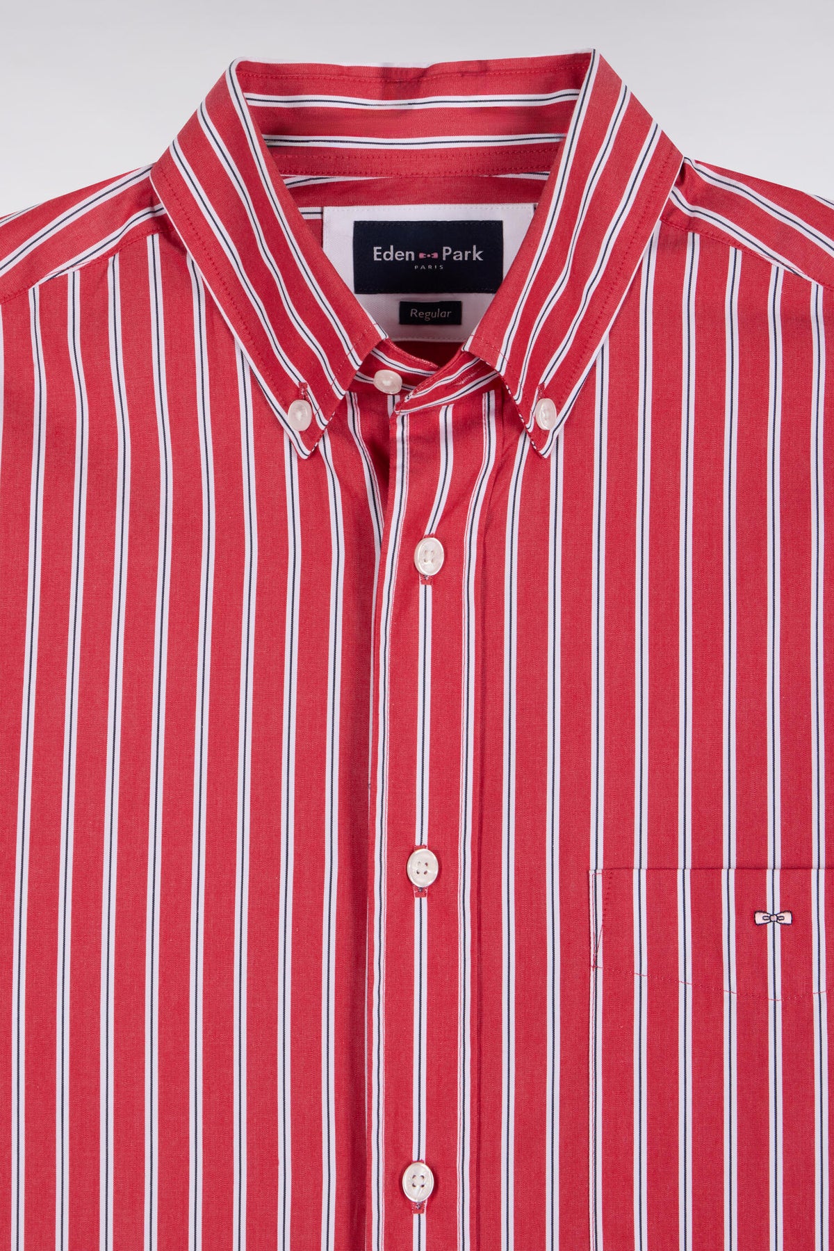 Chemise en coton rouge à rayures écrues coupe droite