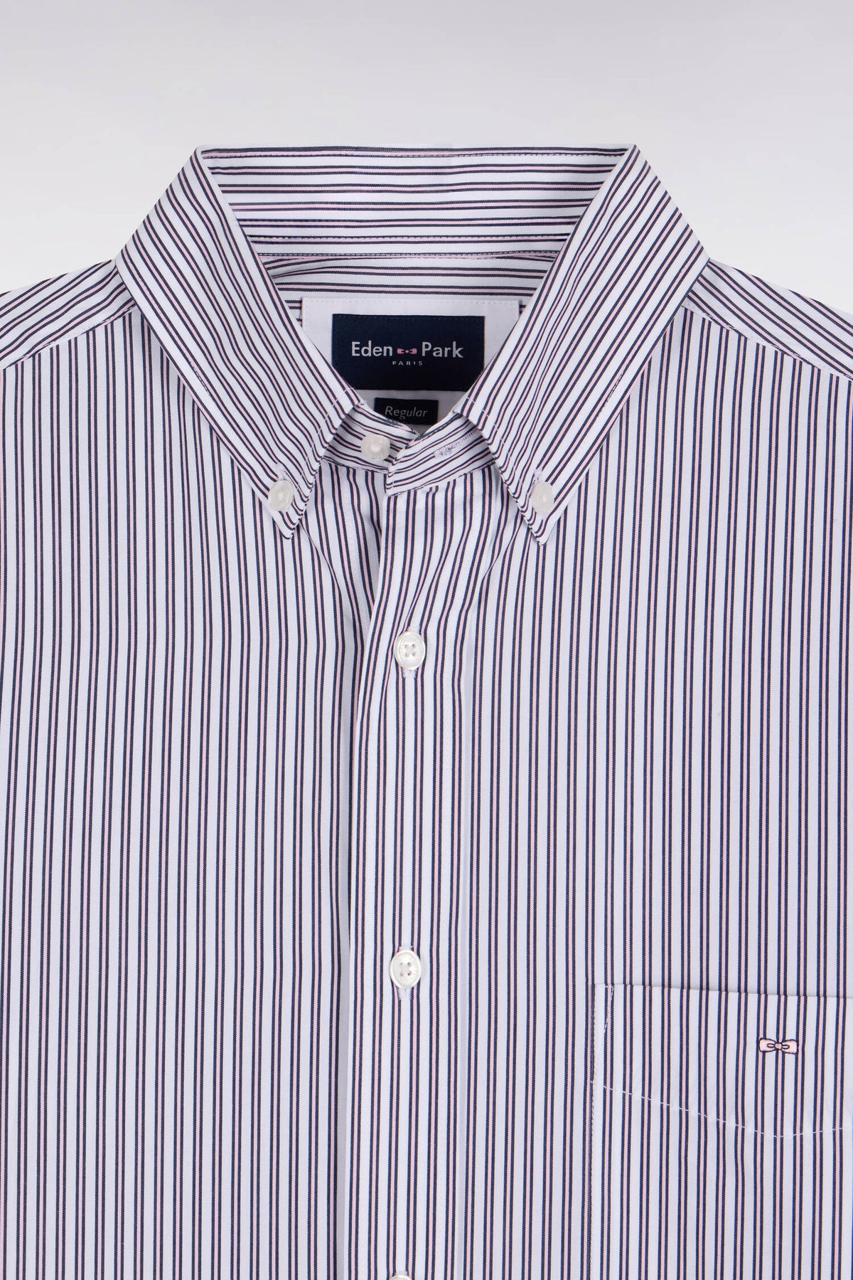 Chemise en coton à rayures marine et rose coupe droite