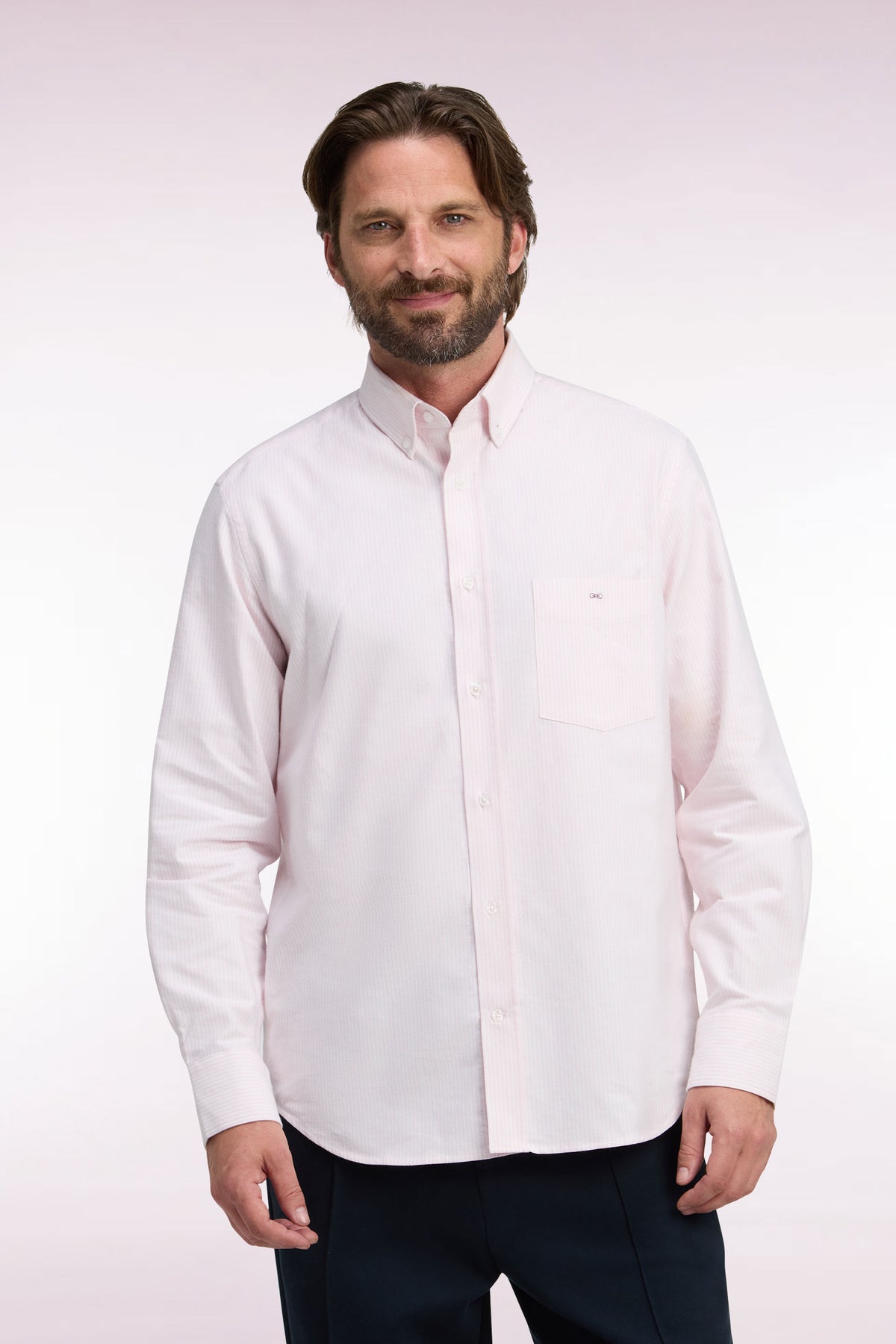 Chemise en coton à rayures bâtons roses coupe droite