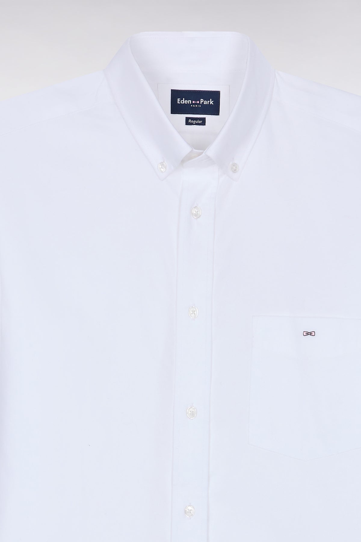 Chemise unie en coton blanc coupe droite