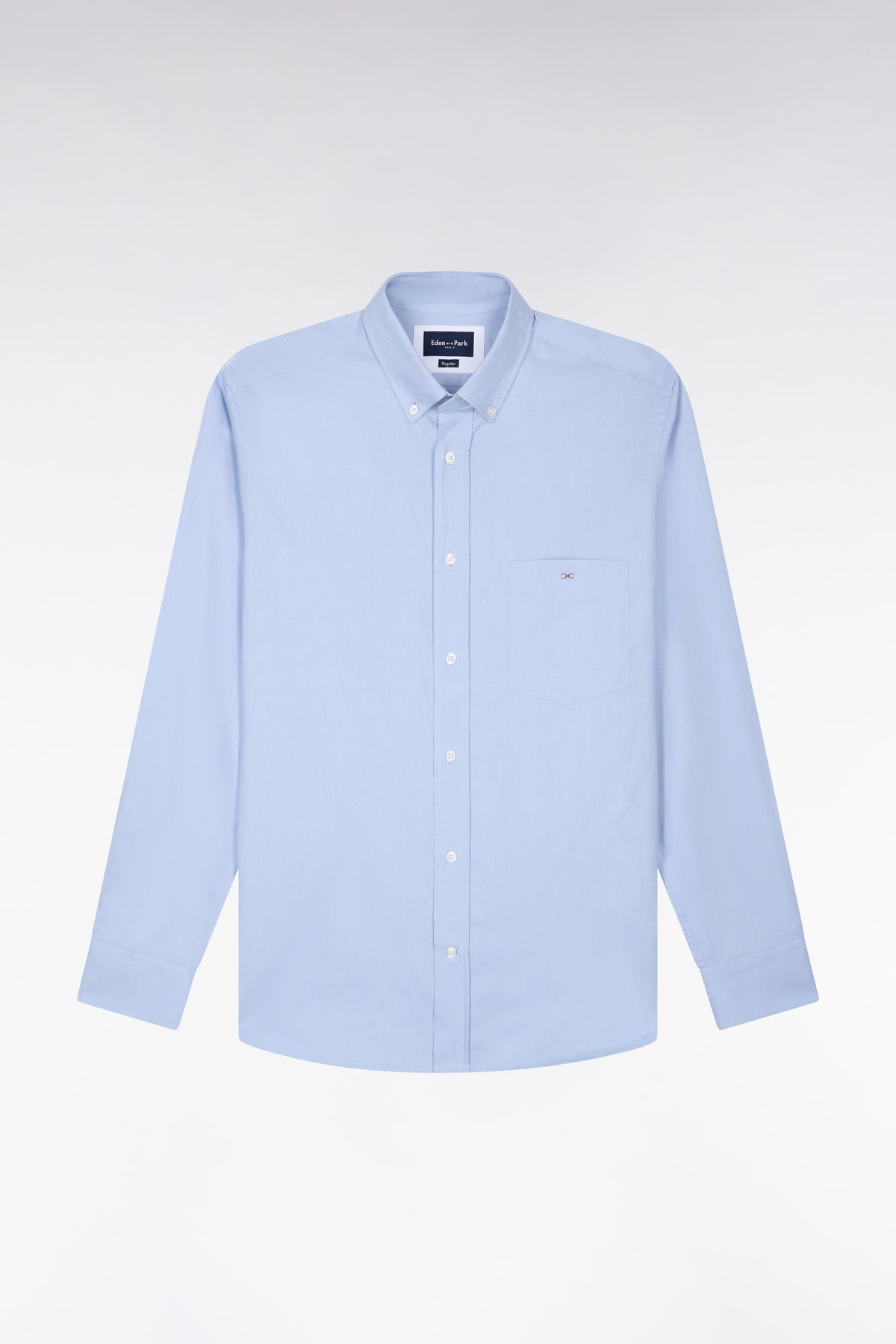 Chemise unie en coton bleu ciel coupe droite