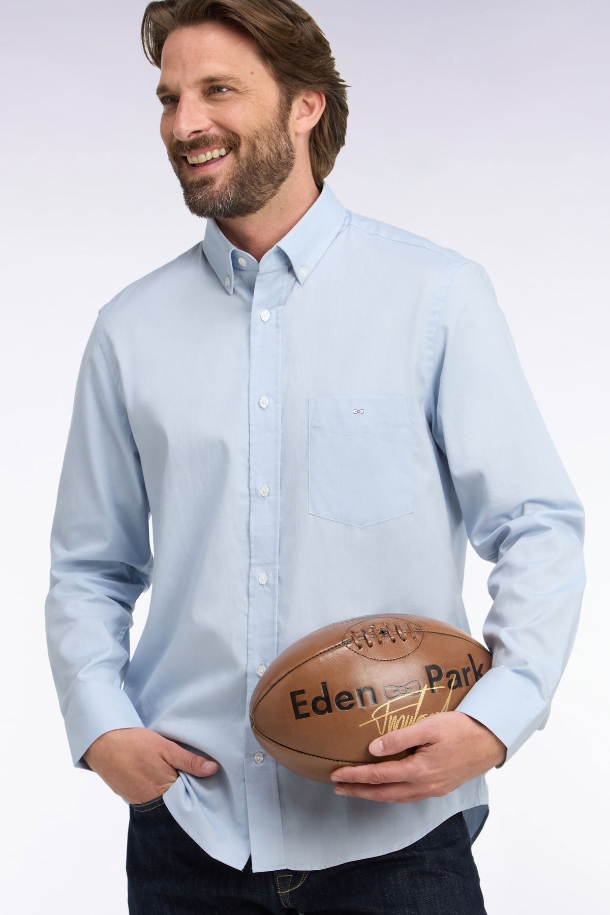 Chemise unie en coton bleu ciel coupe droite