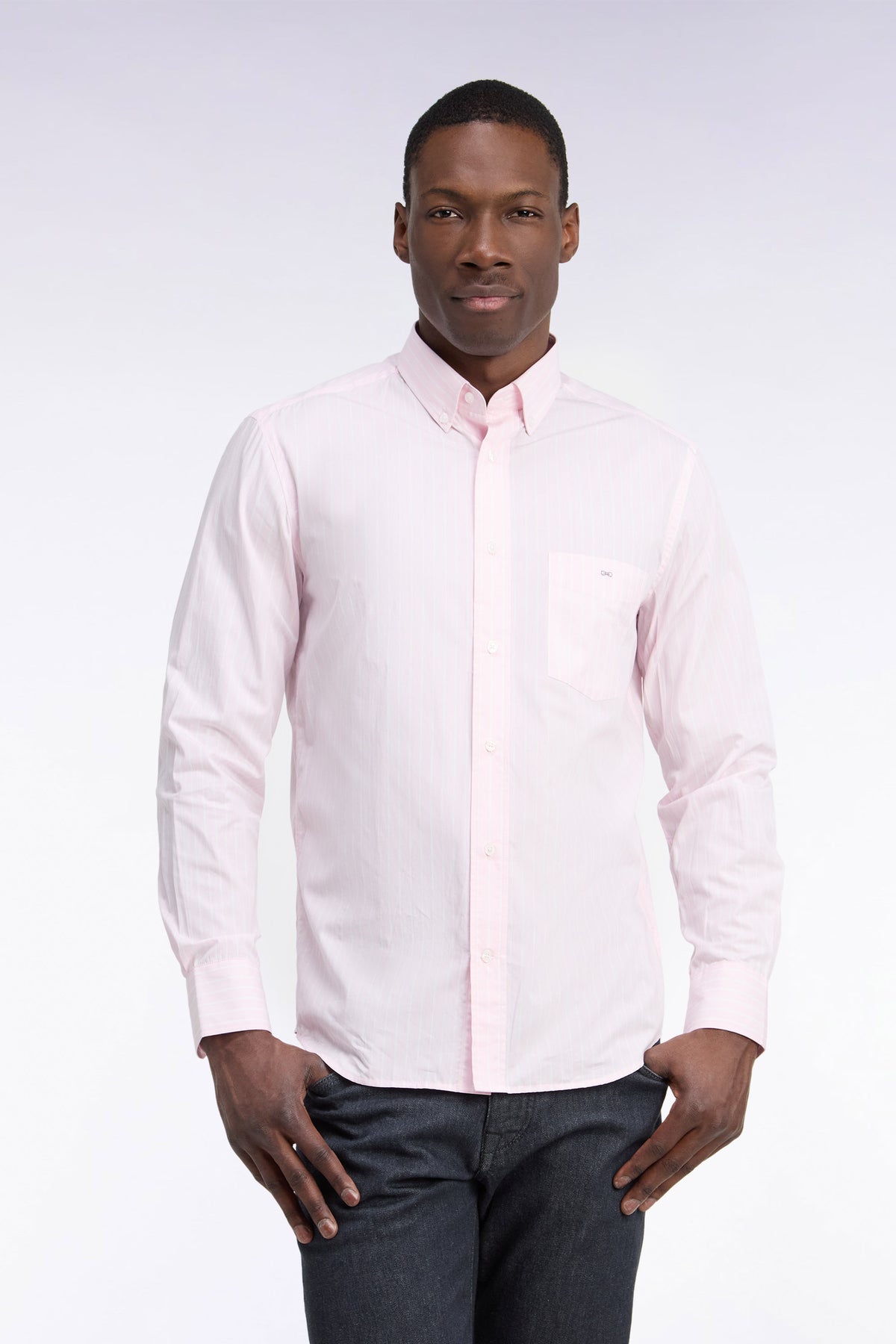 Chemise en coton blanc tissé à rayures roses coupe droite