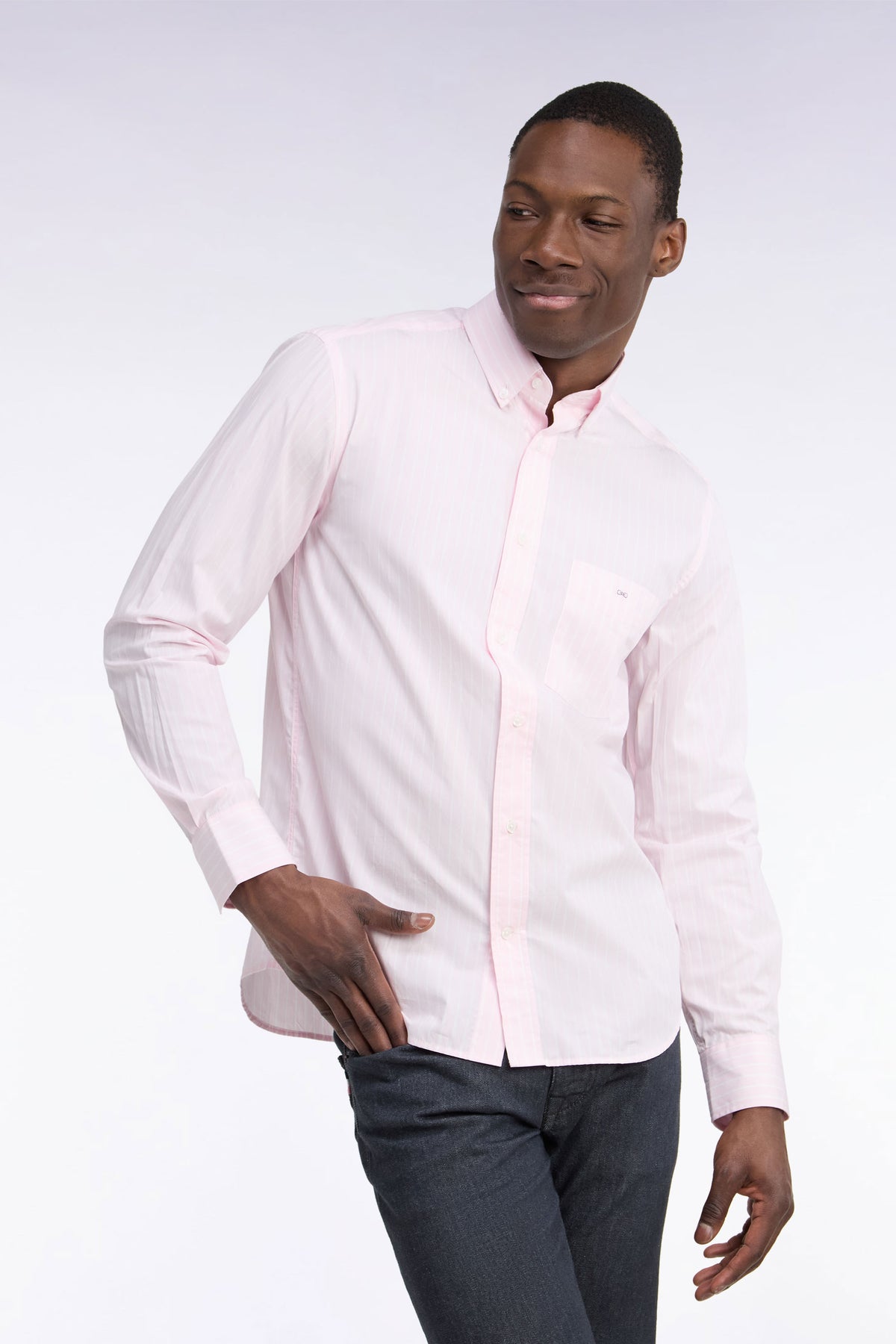 Chemise en coton blanc tissé à rayures roses coupe droite