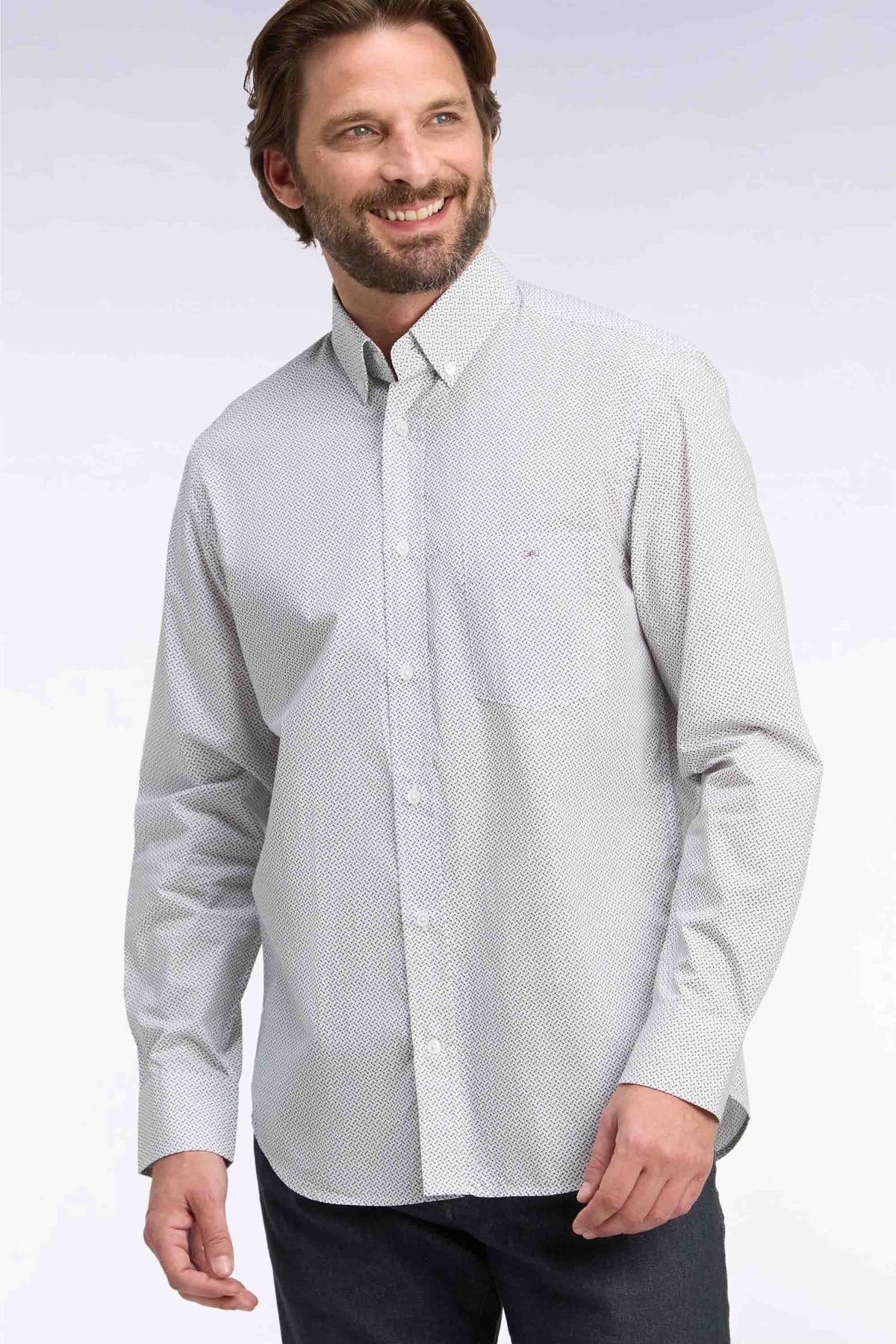 Chemise en coton blanc à micromotifs nœuds papillon coupe droite