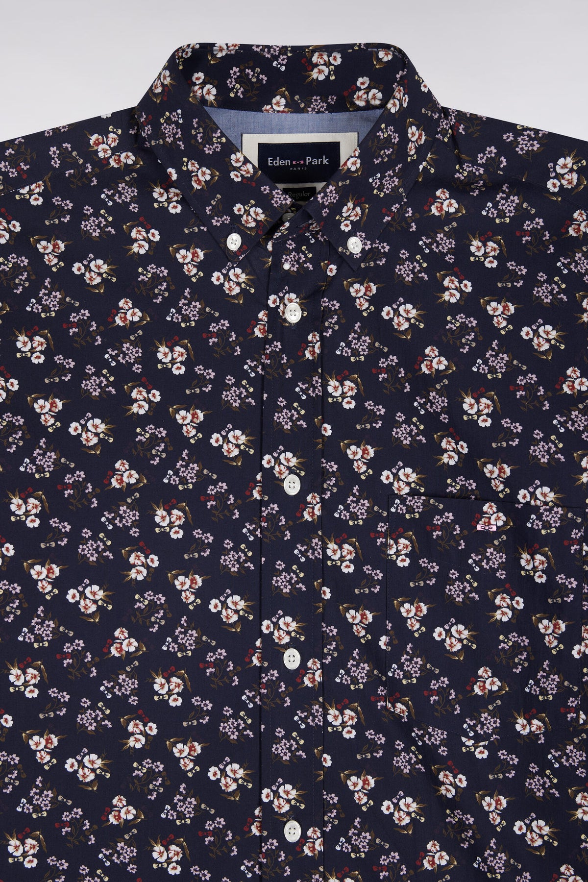 Chemise en coton marine à micromotifs fleurs coupe droite