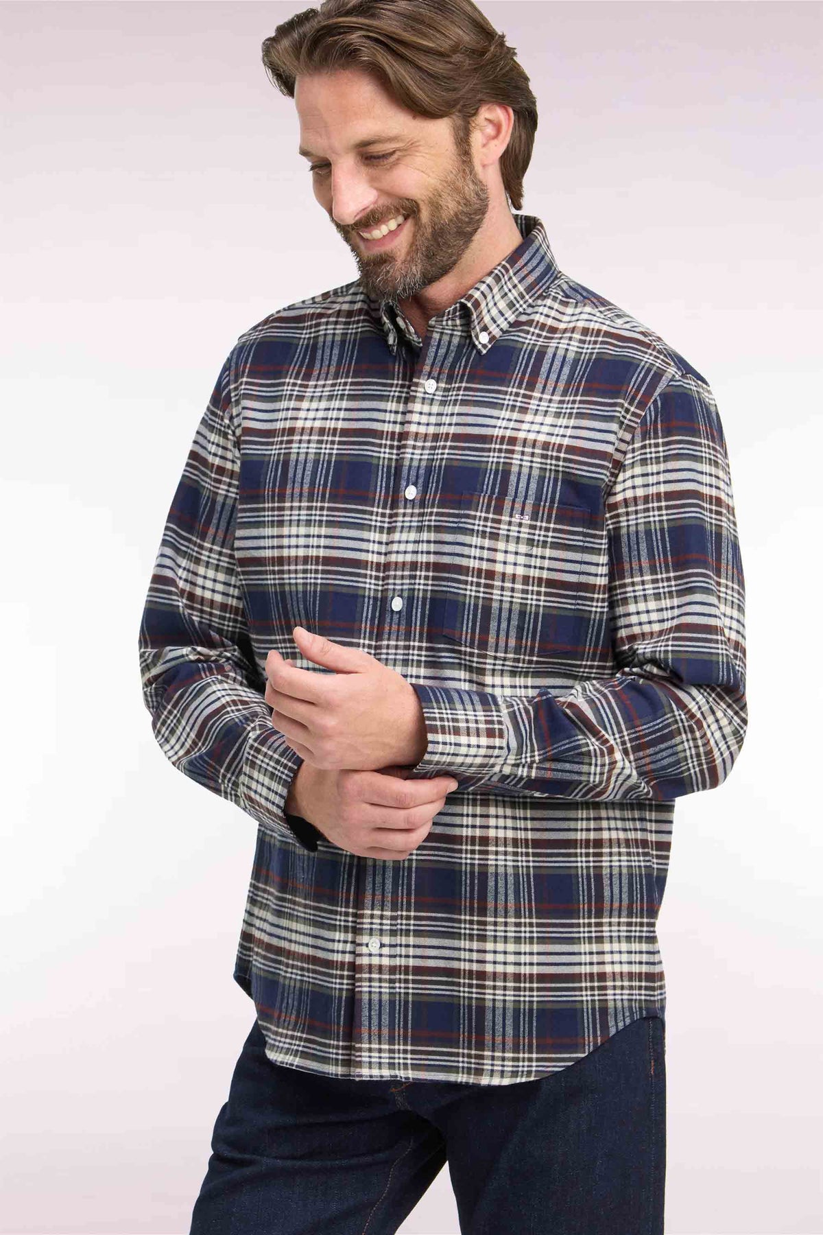 Chemise en flanelle de coton marine à carreaux coupe droite