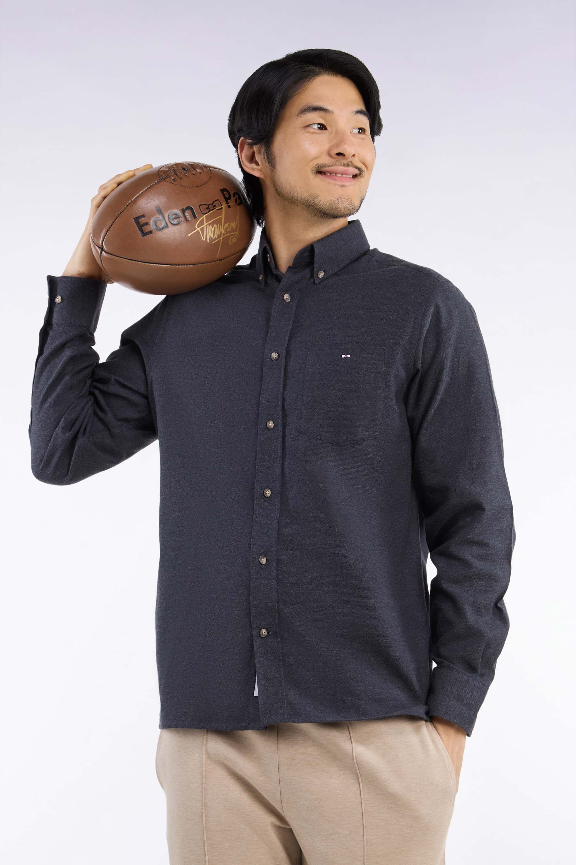 camicia tinta unita in cotone grigio scuro vestibilità dritta