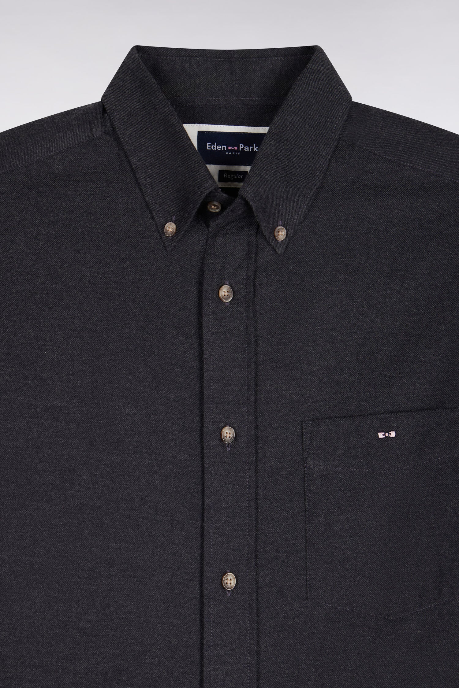 Chemise unie en coton gris foncé coupe droite