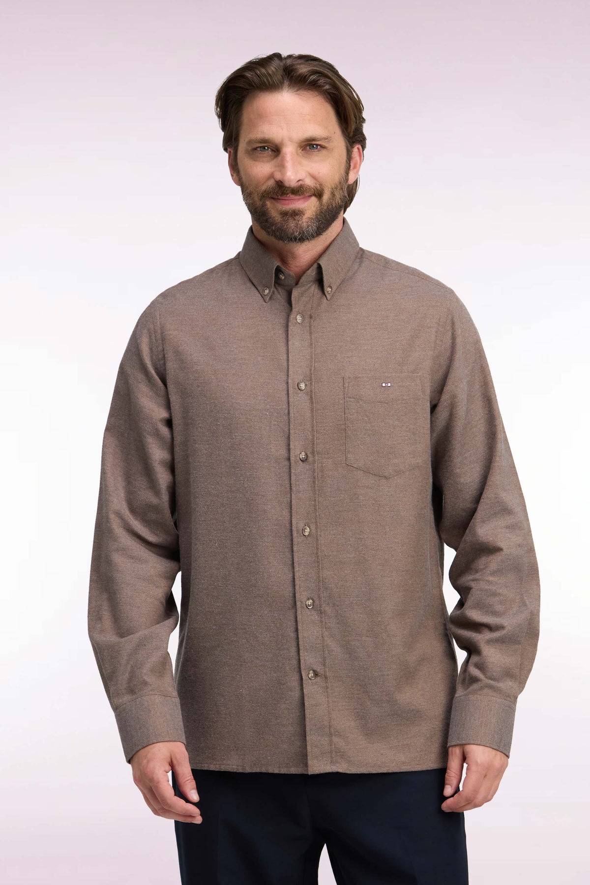 Chemise unie en coton marron coupe droite