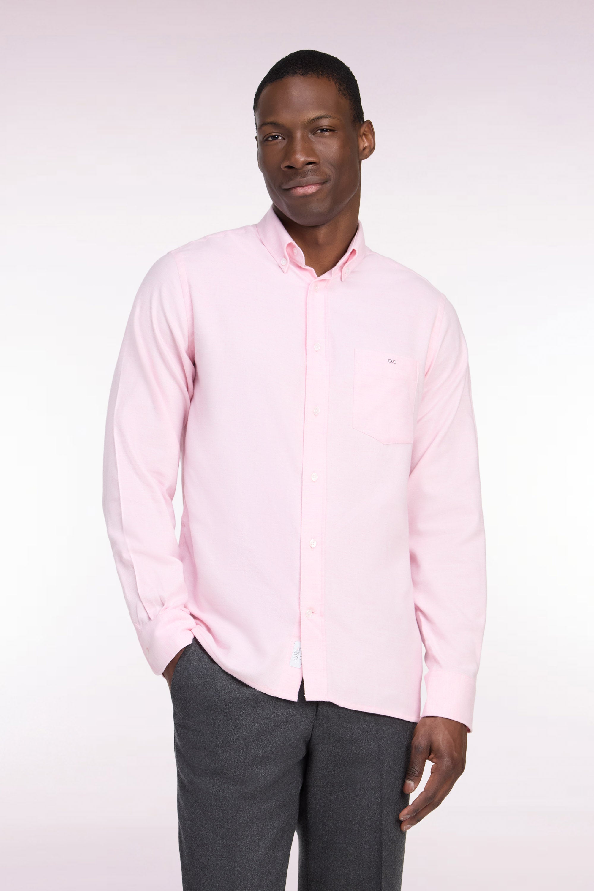 Chemise unie en coton rose coupe droite