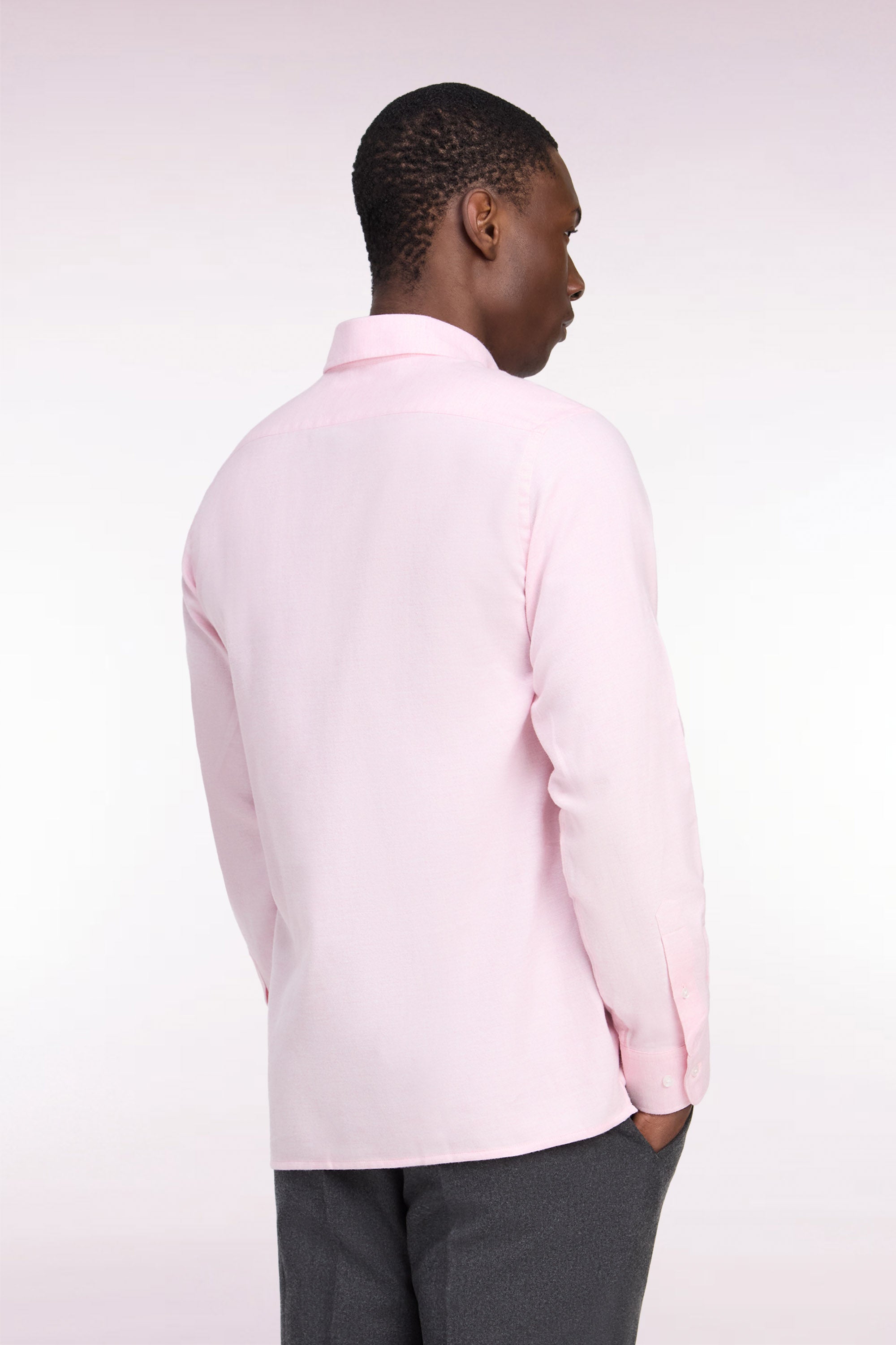 Chemise unie en coton rose coupe droite