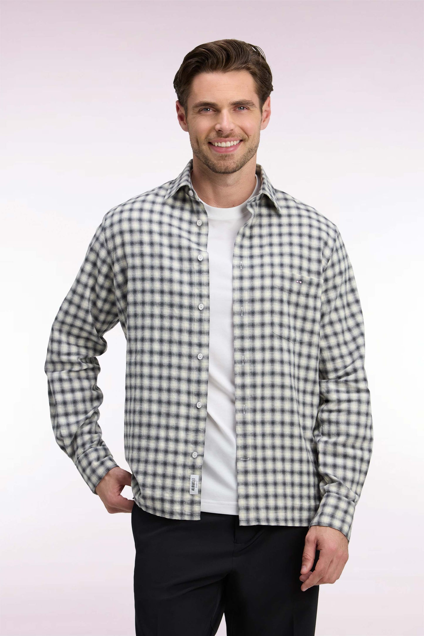 Chemise en coton à carreaux écrue coupe droite