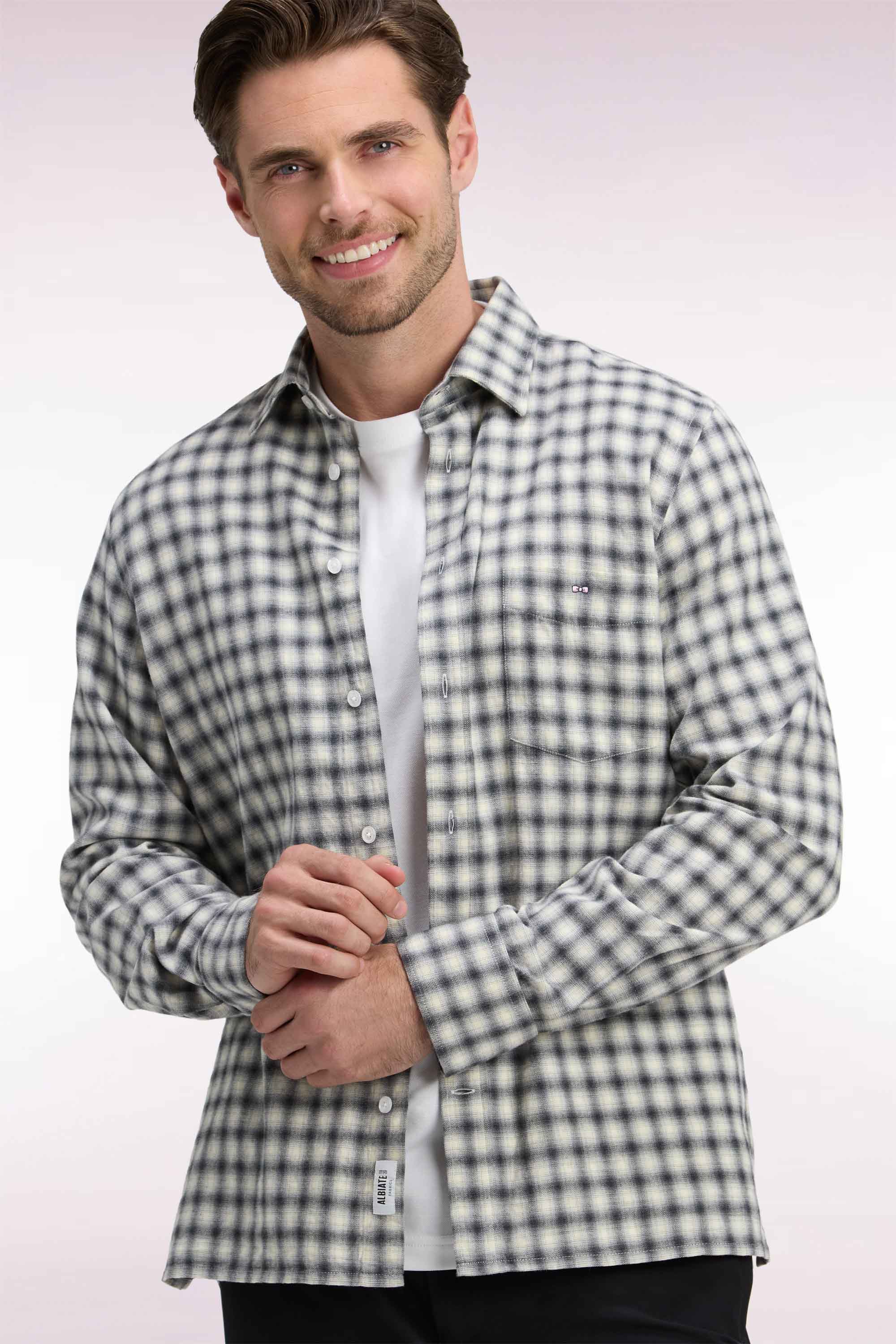 Chemise en coton à carreaux écrue coupe droite