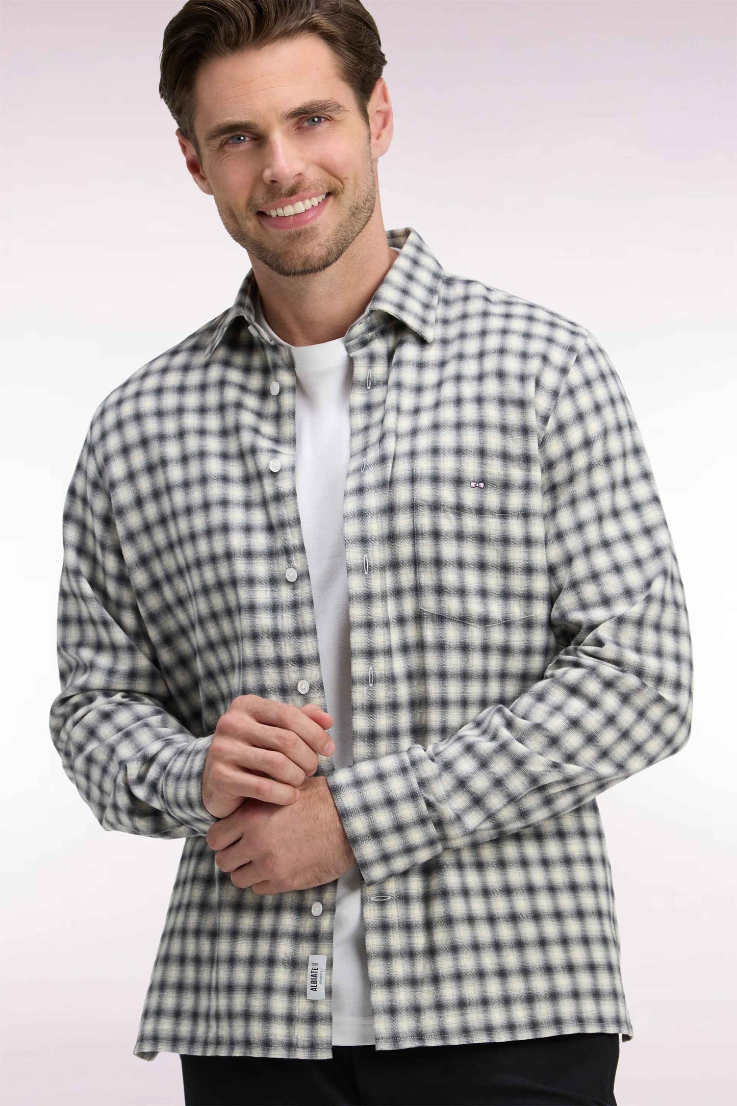 Chemise en coton à carreaux écrue coupe droite
