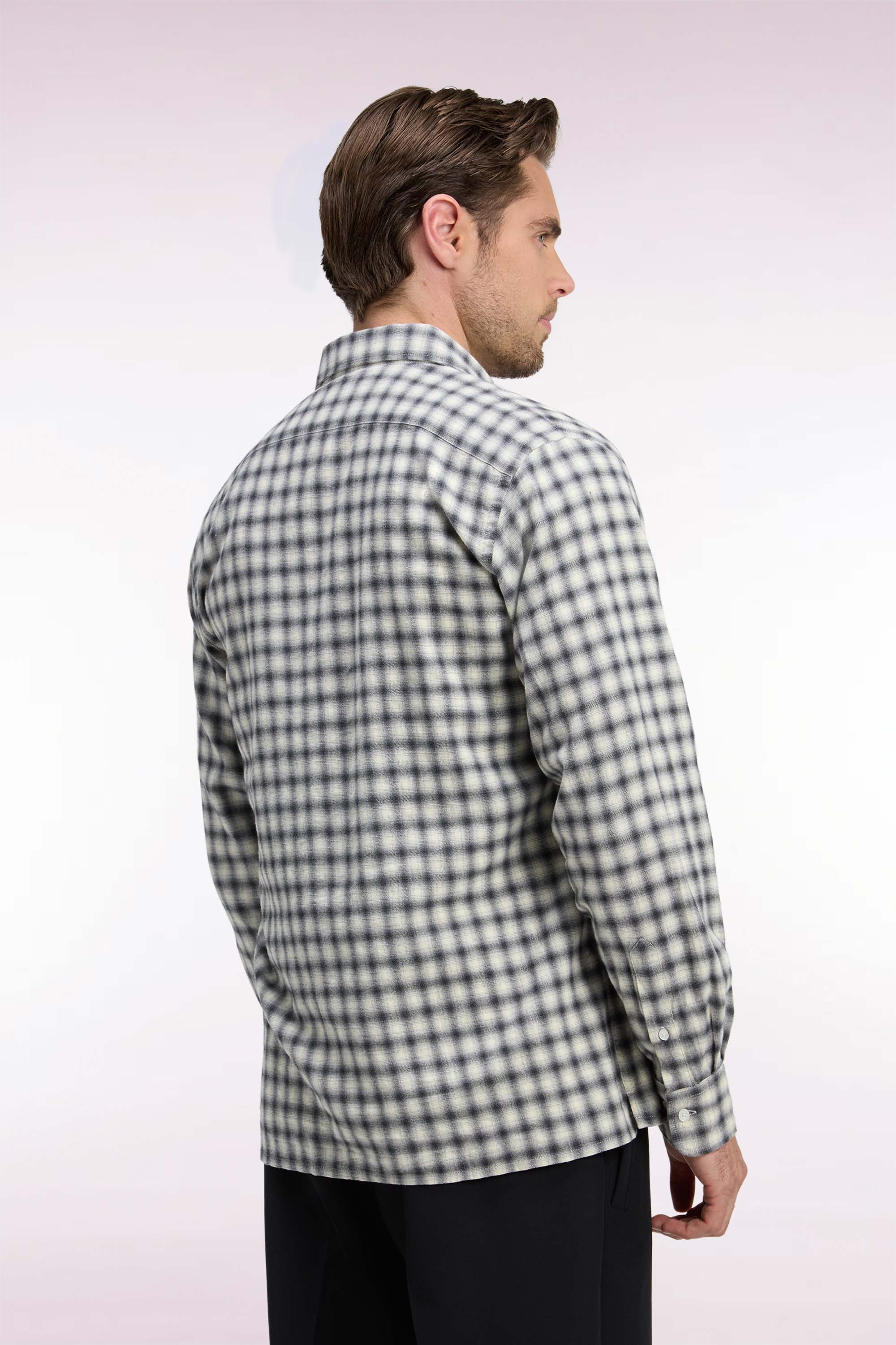 Chemise en coton à carreaux écrue coupe droite