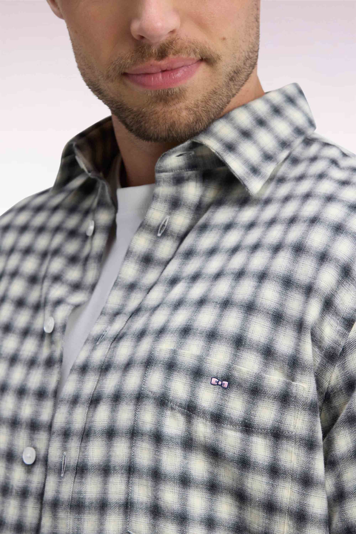 Chemise en coton à carreaux écrue coupe droite