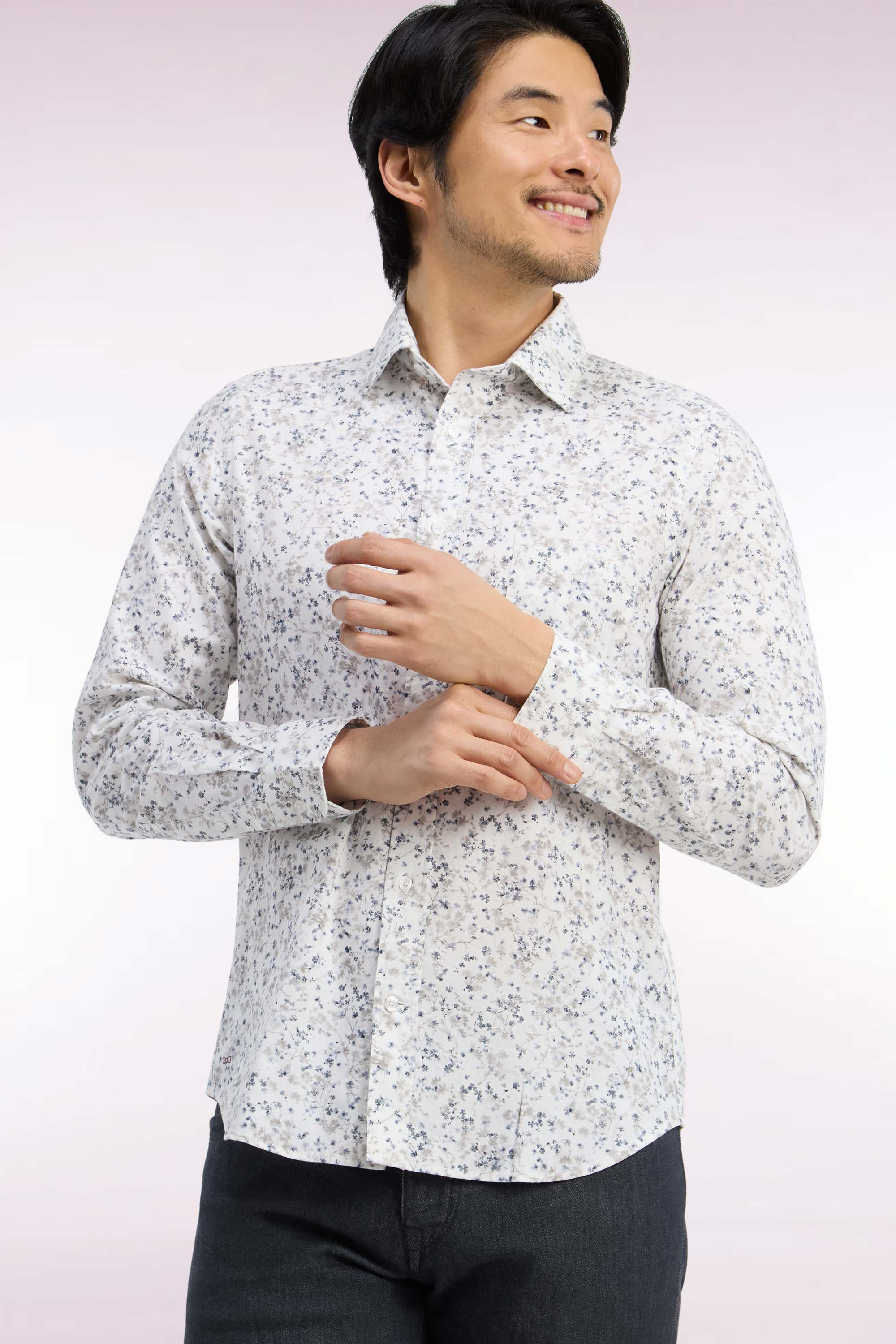 Chemise en coton écru à micromotifs coupe ajustée