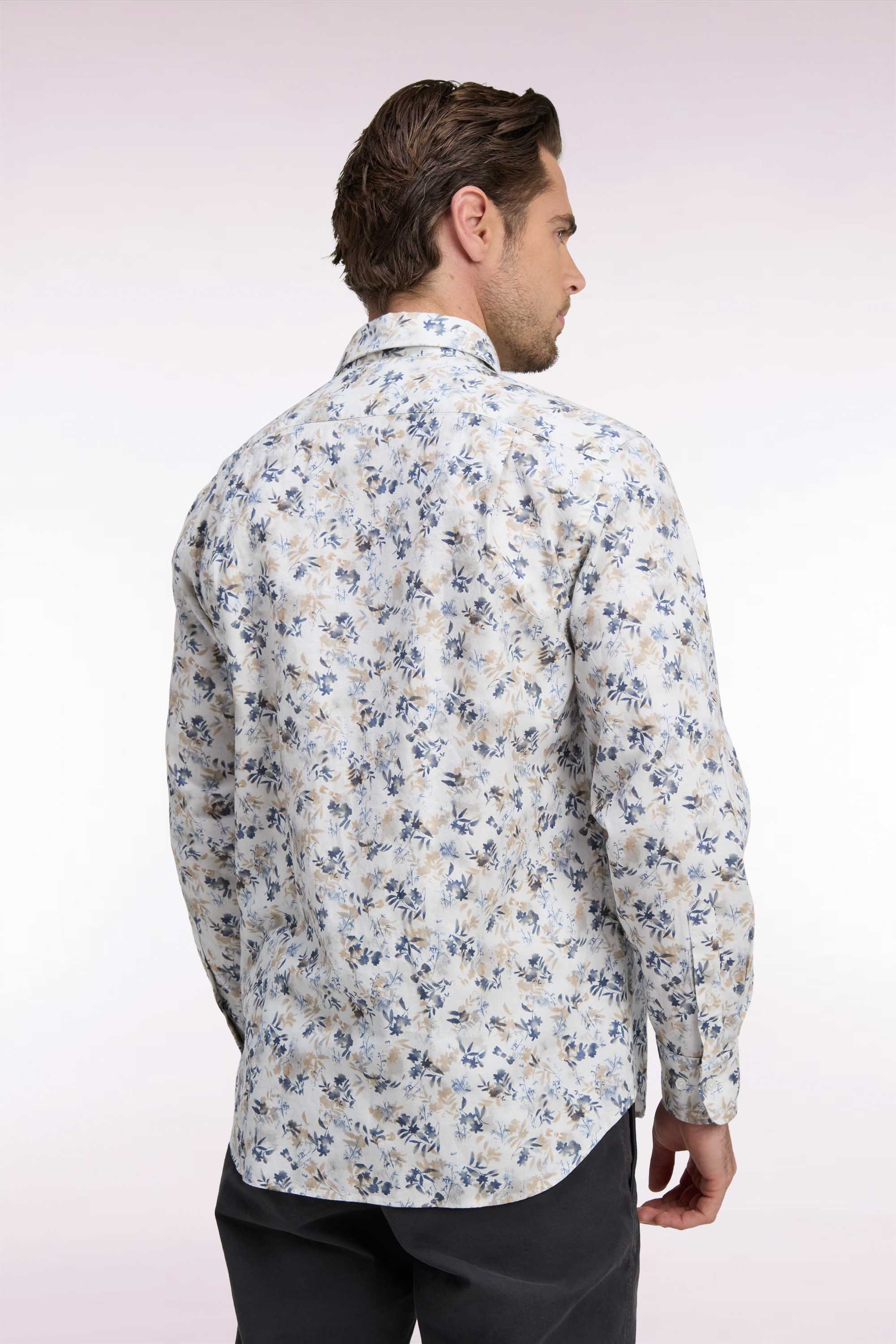 Chemise en coton écru à imprimé végétal coupe droite
