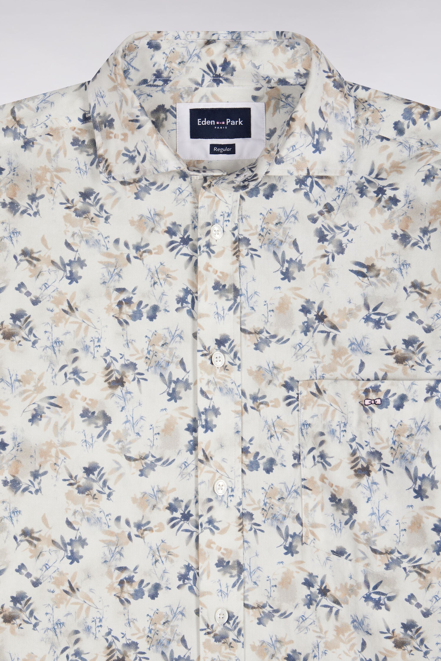 Chemise en coton écru à imprimé végétal coupe droite