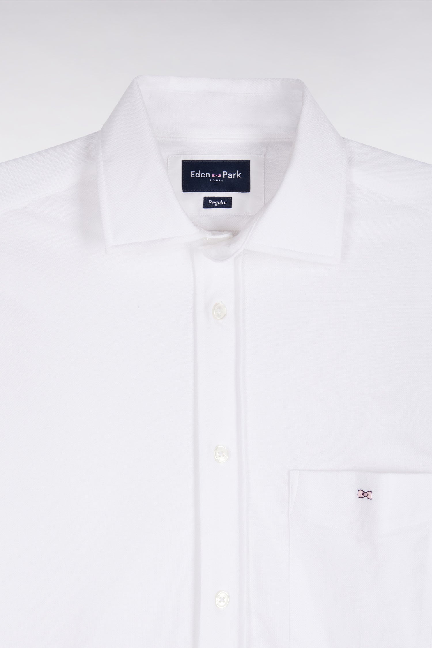 Chemise unie en coton blanc coupe droite